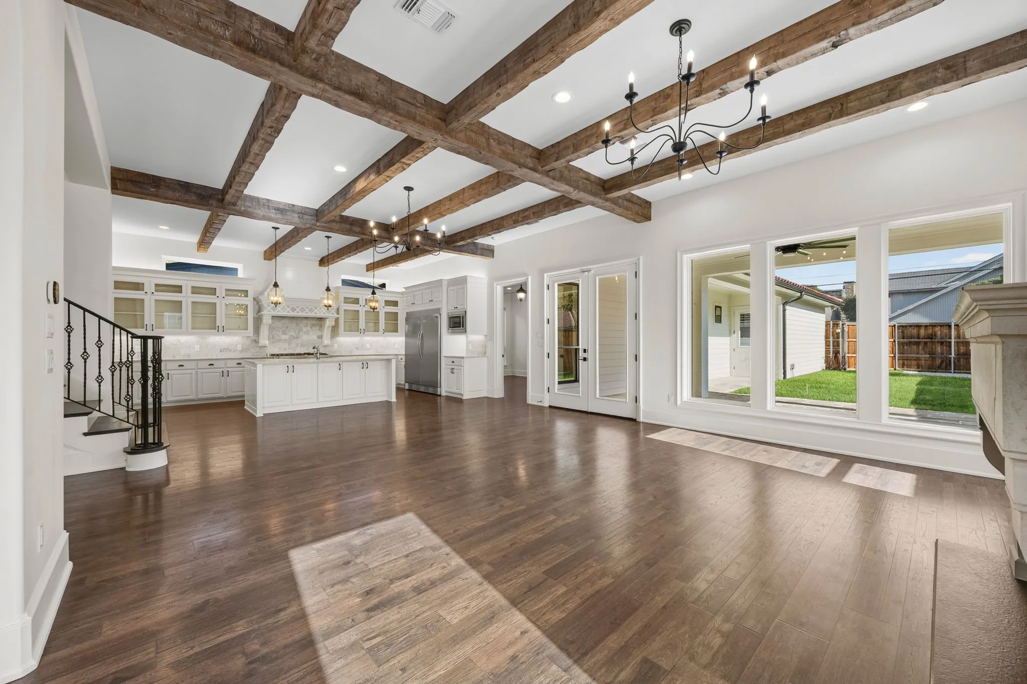 Single Family Residence For Sale in Tarrant County , 5616 Pershing Avenue, Fort Worth, Texas 76107, 4 Bedroom, 4 Bathroom, 2 Garage spaces, 3,694 Sqft, built in 2019, mls#21367040, Real Estate Agent in Fort Worth, Homes For Sale in Tarrant county, Homes For Sale in Fort Worth, Realtor in Fort Worth Texas, Real Estate Brokerage Independent Realty Texas, Luminita Cordes Realtor