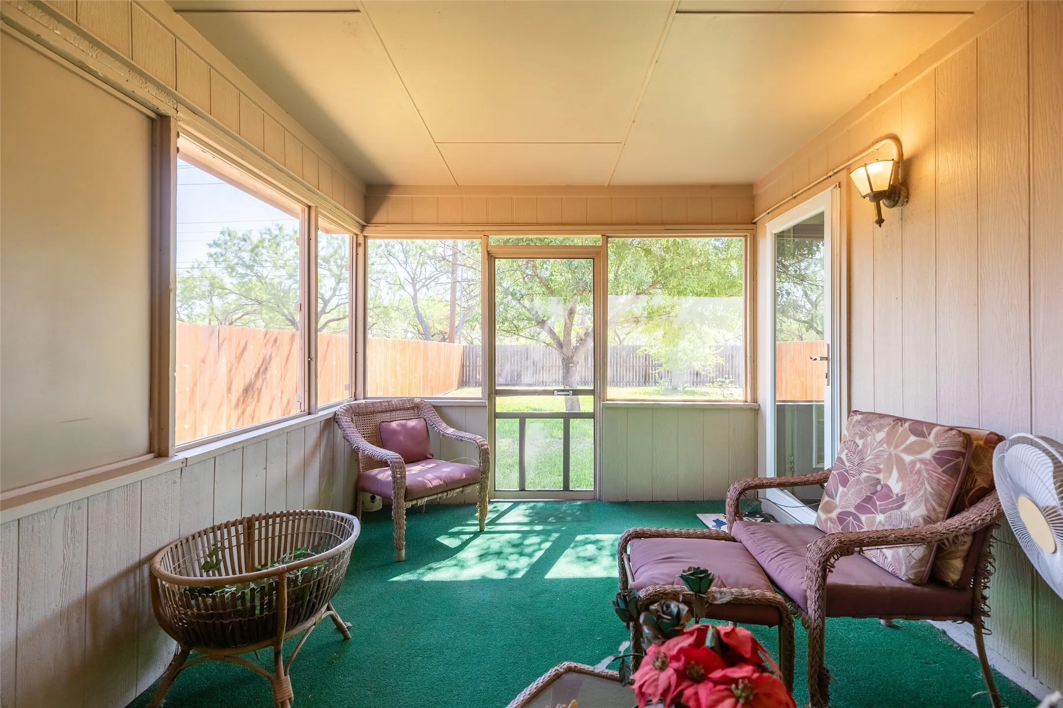 Single Family Residence For Sale in Taylor County , 801 Parsons Road, Abilene, Texas 79602, 2 Bedroom, 2 Bathroom, 2 Garage spaces, 1,400 Sqft, built in 1987, mls#21367027, Real Estate Agent in Abilene, Homes For Sale in Taylor county, Homes For Sale in Abilene, Realtor in Abilene Texas, Real Estate Brokerage Independent Realty Texas, Luminita Cordes Realtor