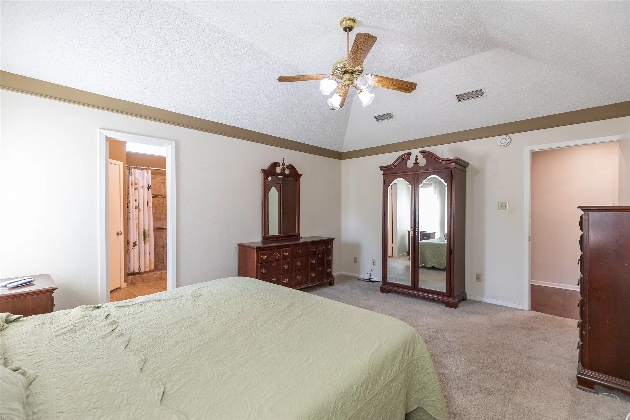 Single Family Residence For Sale in Taylor County , 801 Parsons Road, Abilene, Texas 79602, 2 Bedroom, 2 Bathroom, 2 Garage spaces, 1,400 Sqft, built in 1987, mls#21367027, Real Estate Agent in Abilene, Homes For Sale in Taylor county, Homes For Sale in Abilene, Realtor in Abilene Texas, Real Estate Brokerage Independent Realty Texas, Luminita Cordes Realtor