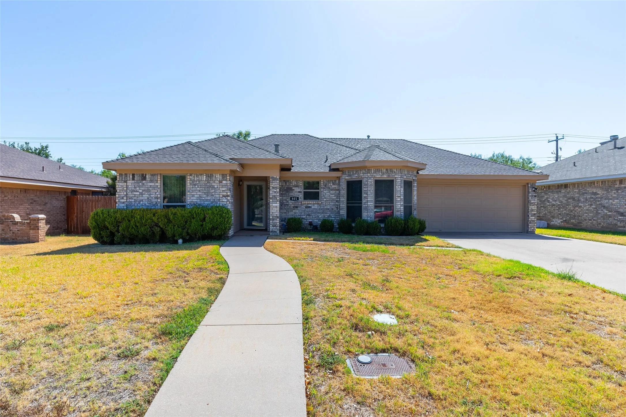 Single Family Residence For Sale in Taylor County , 801 Parsons Road, Abilene, Texas 79602, 2 Bedroom, 2 Bathroom, 2 Garage spaces, 1,400 Sqft, built in 1987, mls#21367027, Real Estate Agent in Abilene, Homes For Sale in Taylor county, Homes For Sale in Abilene, Realtor in Abilene Texas, Real Estate Brokerage Independent Realty Texas, Luminita Cordes Realtor