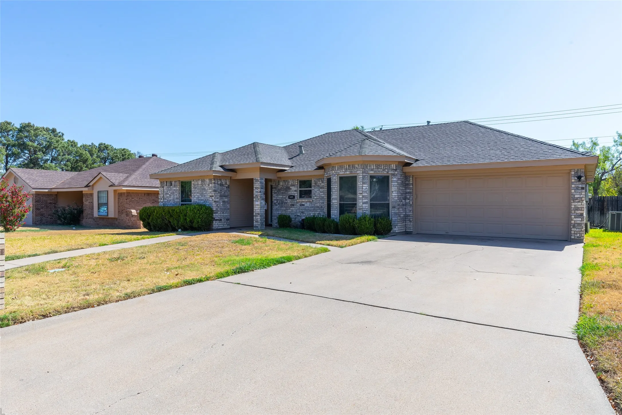 Single Family Residence For Sale in Taylor County , 801 Parsons Road, Abilene, Texas 79602, 2 Bedroom, 2 Bathroom, 2 Garage spaces, 1,400 Sqft, built in 1987, mls#21367027, Real Estate Agent in Abilene, Homes For Sale in Taylor county, Homes For Sale in Abilene, Realtor in Abilene Texas, Real Estate Brokerage Independent Realty Texas, Luminita Cordes Realtor