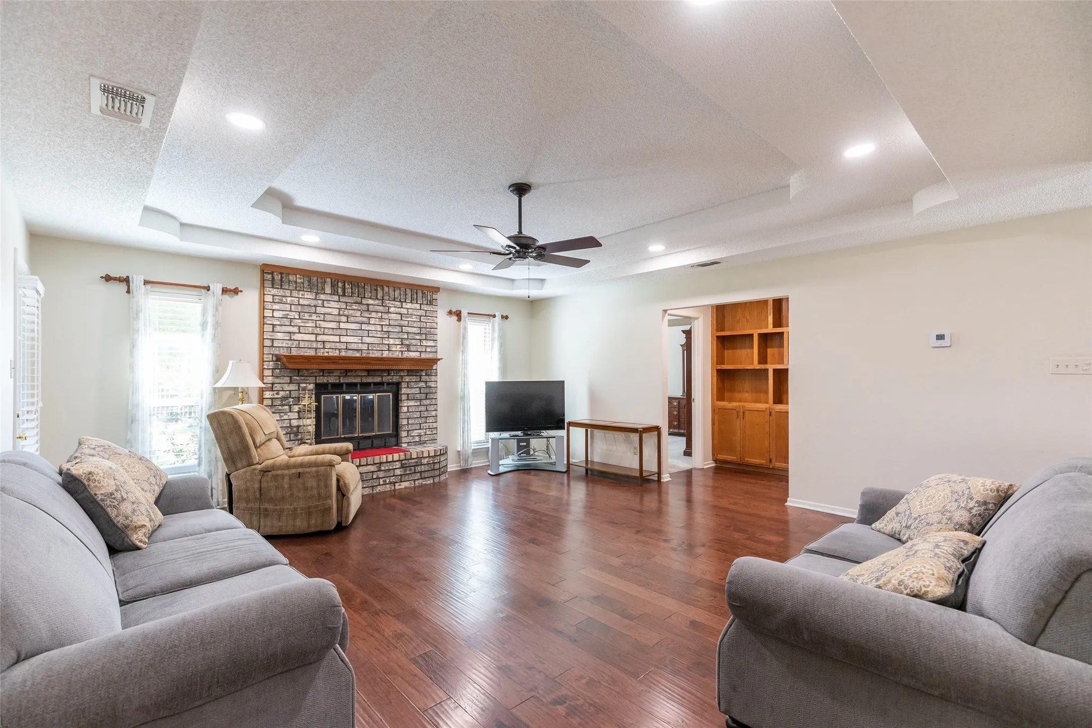 Single Family Residence For Sale in Taylor County , 801 Parsons Road, Abilene, Texas 79602, 2 Bedroom, 2 Bathroom, 2 Garage spaces, 1,400 Sqft, built in 1987, mls#21367027, Real Estate Agent in Abilene, Homes For Sale in Taylor county, Homes For Sale in Abilene, Realtor in Abilene Texas, Real Estate Brokerage Independent Realty Texas, Luminita Cordes Realtor