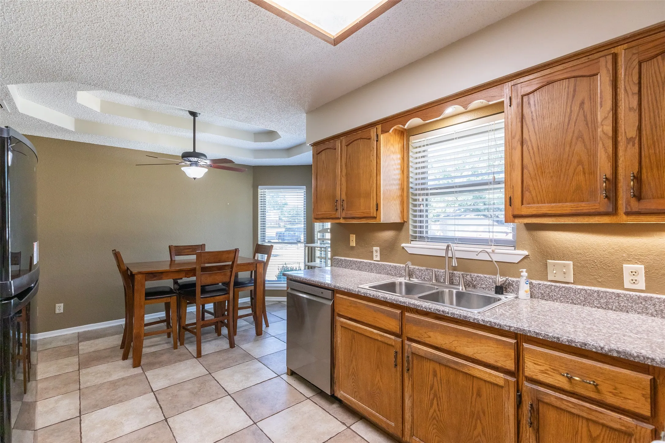 Single Family Residence For Sale in Taylor County , 801 Parsons Road, Abilene, Texas 79602, 2 Bedroom, 2 Bathroom, 2 Garage spaces, 1,400 Sqft, built in 1987, mls#21367027, Real Estate Agent in Abilene, Homes For Sale in Taylor county, Homes For Sale in Abilene, Realtor in Abilene Texas, Real Estate Brokerage Independent Realty Texas, Luminita Cordes Realtor