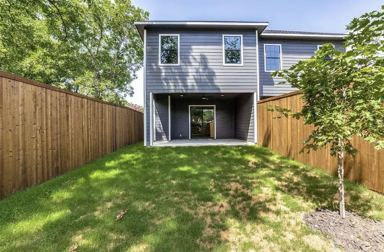 Duplex For Rent in Dallas County , 417 S Glasgow Drive, Dallas, Texas 75223, 3 Bedroom, 4 Bathroom, 2 Garage spaces, 2,381 Sqft, built in 2022, mls#21367037, Real Estate Agent in Dallas, Homes For Rent in Dallas county, Homes For Rent in Dallas, Realtor in Dallas Texas, Real Estate Brokerage Independent Realty Texas, Luminita Cordes Realtor