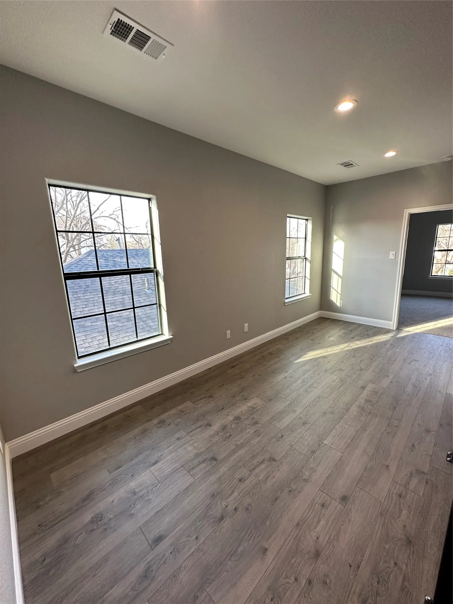 Duplex For Rent in Dallas County , 417 S Glasgow Drive, Dallas, Texas 75223, 3 Bedroom, 4 Bathroom, 2 Garage spaces, 2,381 Sqft, built in 2022, mls#21367037, Real Estate Agent in Dallas, Homes For Rent in Dallas county, Homes For Rent in Dallas, Realtor in Dallas Texas, Real Estate Brokerage Independent Realty Texas, Luminita Cordes Realtor
