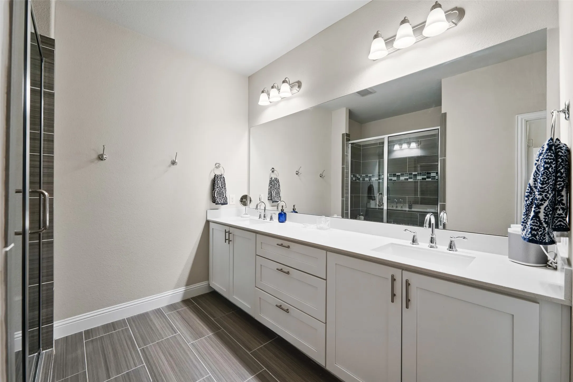 Townhouse For Rent in Collin County , 4608 Piedras Lanzar Drive, Mc Kinney, Texas 75070, 2 Bedroom, 3 Bathroom, 2 Garage spaces, 1,521 Sqft, built in 2018, mls#21361869, Real Estate Agent in Mc Kinney, Homes For Rent in Collin county, Homes For Rent in Mc Kinney, Realtor in Mc Kinney Texas, Real Estate Brokerage Independent Realty Texas, Luminita Cordes Realtor