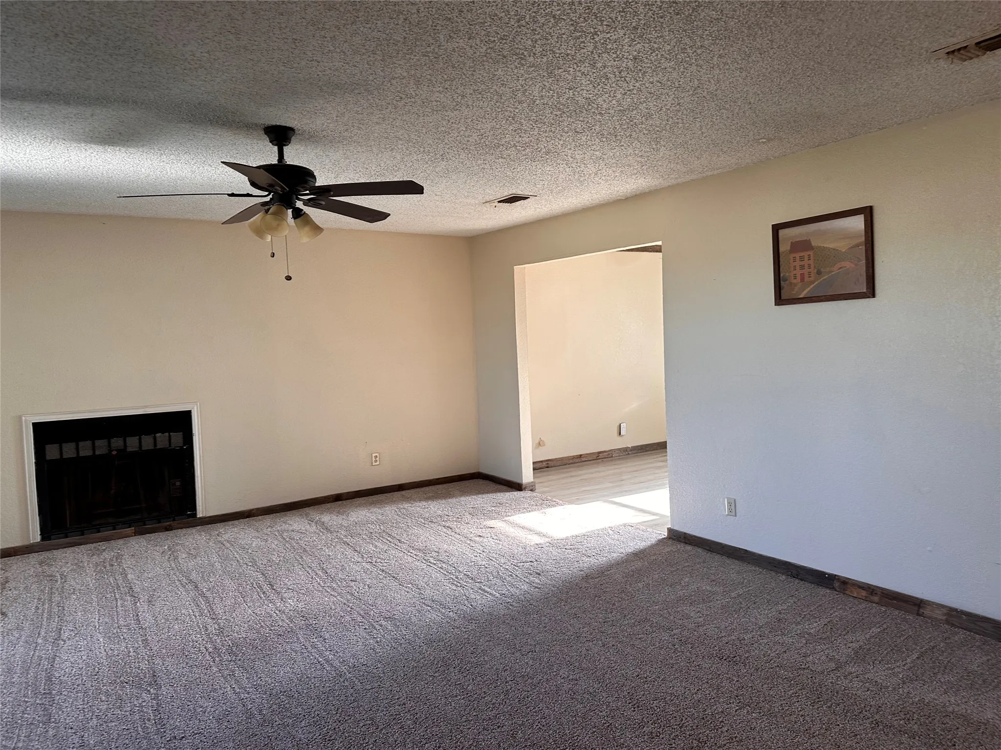 Single Family Residence For Sale in Johnson County , 913 County Road 1003a, Godley, Texas 76044, 3 Bedroom, 2 Bathroom, Garage spaces, 1,440 Sqft, built in 1980, mls#21367048, Real Estate Agent in Godley, Homes For Sale in Johnson county, Homes For Sale in Godley, Realtor in Godley Texas, Real Estate Brokerage Independent Realty Texas, Luminita Cordes Realtor