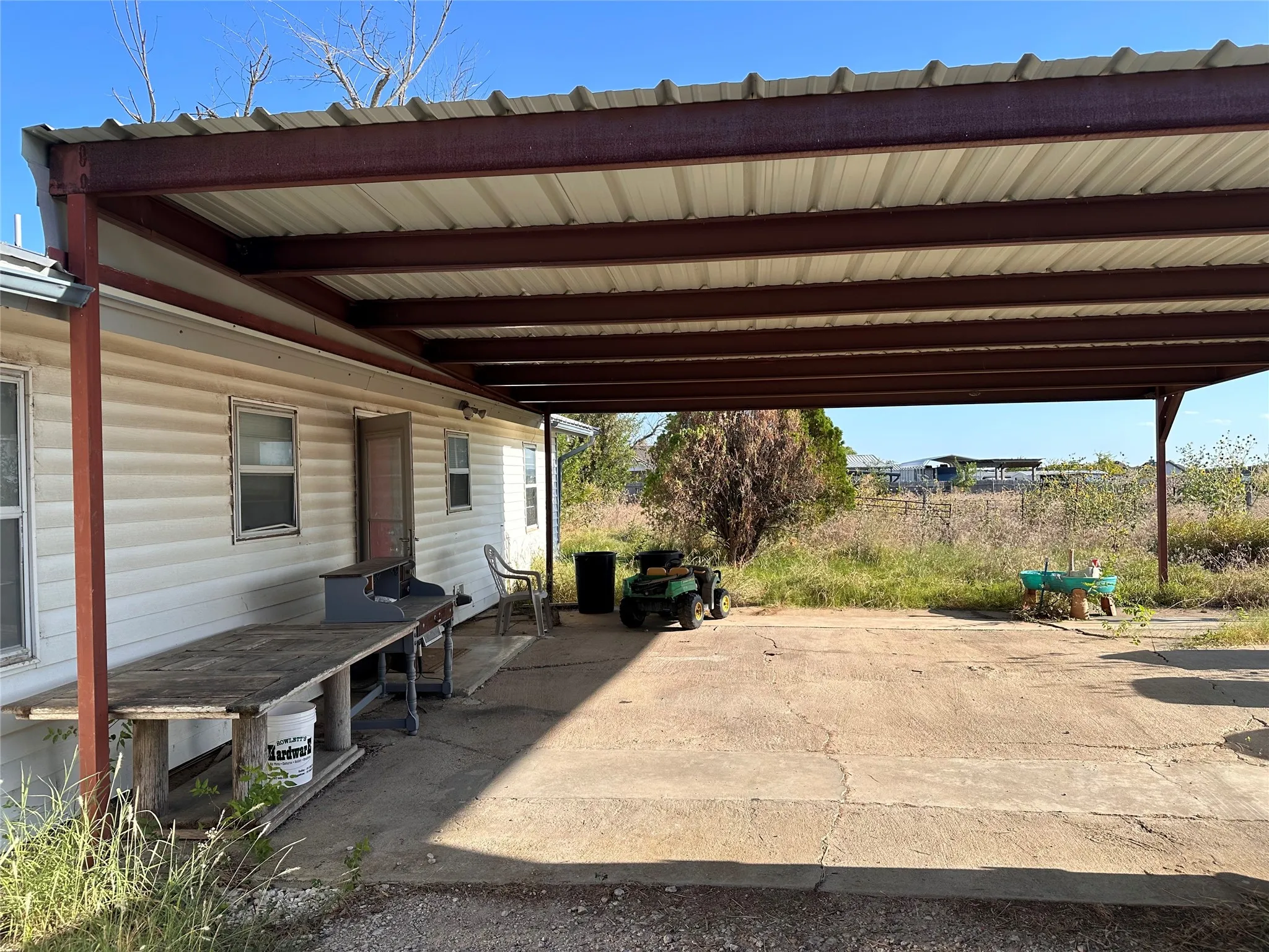 Single Family Residence For Sale in Johnson County , 913 County Road 1003a, Godley, Texas 76044, 3 Bedroom, 2 Bathroom, Garage spaces, 1,440 Sqft, built in 1980, mls#21367048, Real Estate Agent in Godley, Homes For Sale in Johnson county, Homes For Sale in Godley, Realtor in Godley Texas, Real Estate Brokerage Independent Realty Texas, Luminita Cordes Realtor