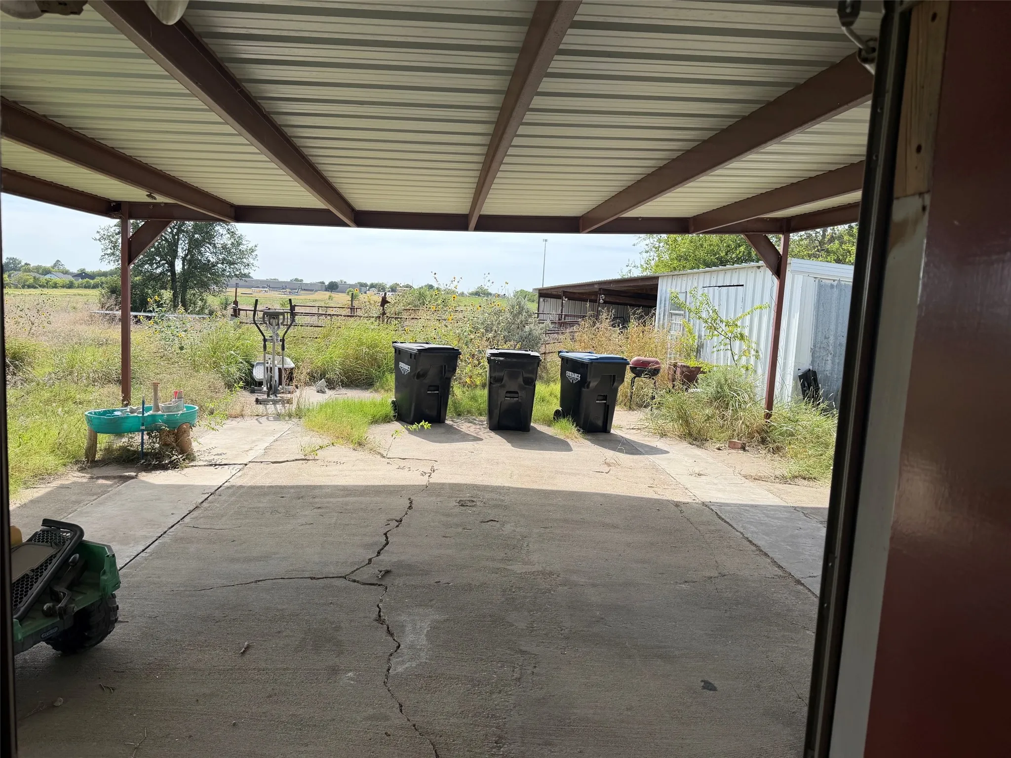 Single Family Residence For Sale in Johnson County , 913 County Road 1003a, Godley, Texas 76044, 3 Bedroom, 2 Bathroom, Garage spaces, 1,440 Sqft, built in 1980, mls#21367048, Real Estate Agent in Godley, Homes For Sale in Johnson county, Homes For Sale in Godley, Realtor in Godley Texas, Real Estate Brokerage Independent Realty Texas, Luminita Cordes Realtor