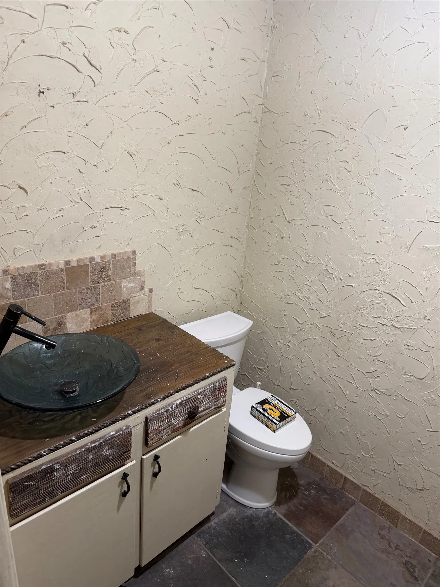 Single Family Residence For Sale in Johnson County , 913 County Road 1003a, Godley, Texas 76044, 3 Bedroom, 2 Bathroom, Garage spaces, 1,440 Sqft, built in 1980, mls#21367048, Real Estate Agent in Godley, Homes For Sale in Johnson county, Homes For Sale in Godley, Realtor in Godley Texas, Real Estate Brokerage Independent Realty Texas, Luminita Cordes Realtor