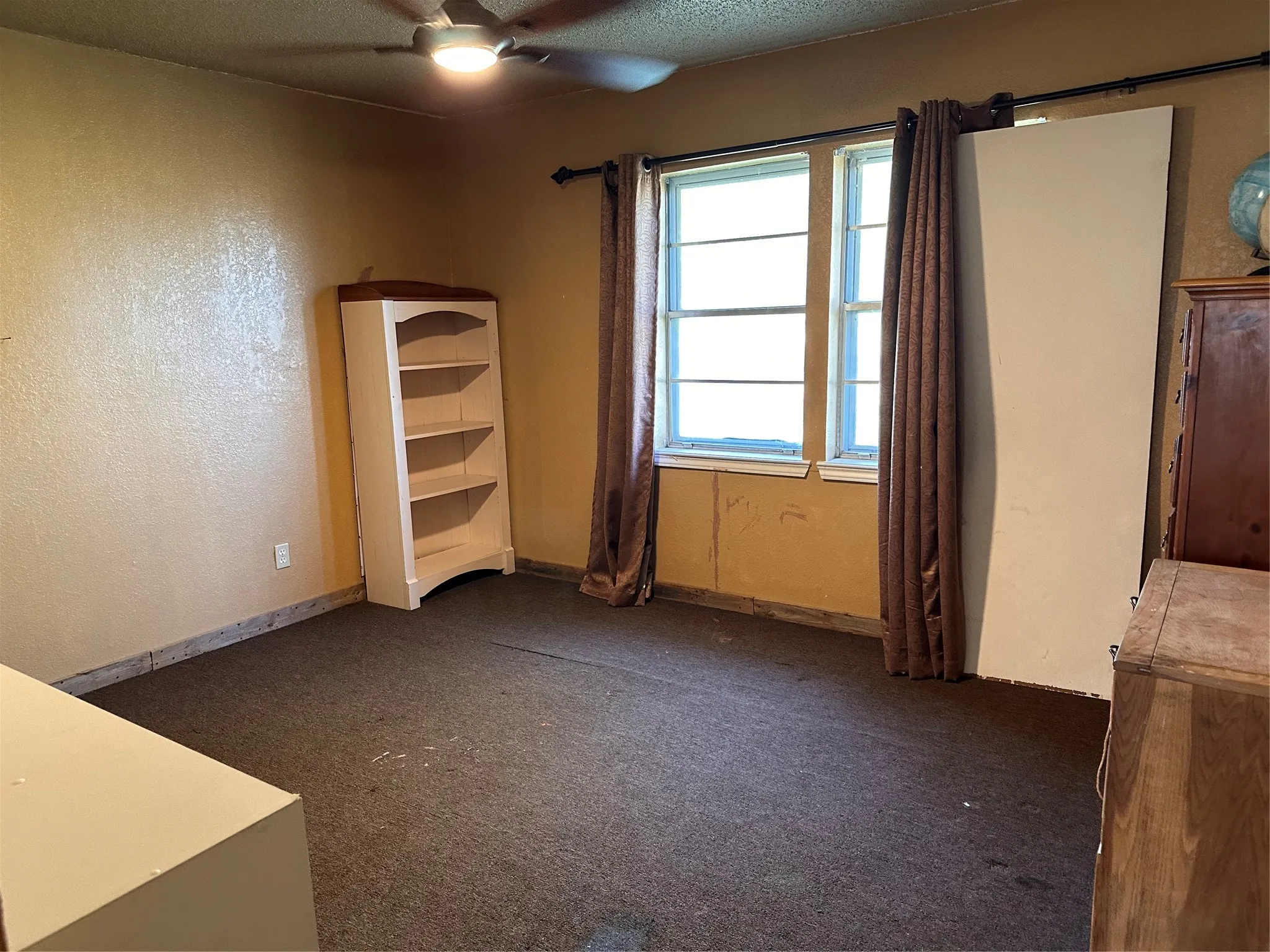Single Family Residence For Sale in Johnson County , 913 County Road 1003a, Godley, Texas 76044, 3 Bedroom, 2 Bathroom, Garage spaces, 1,440 Sqft, built in 1980, mls#21367048, Real Estate Agent in Godley, Homes For Sale in Johnson county, Homes For Sale in Godley, Realtor in Godley Texas, Real Estate Brokerage Independent Realty Texas, Luminita Cordes Realtor