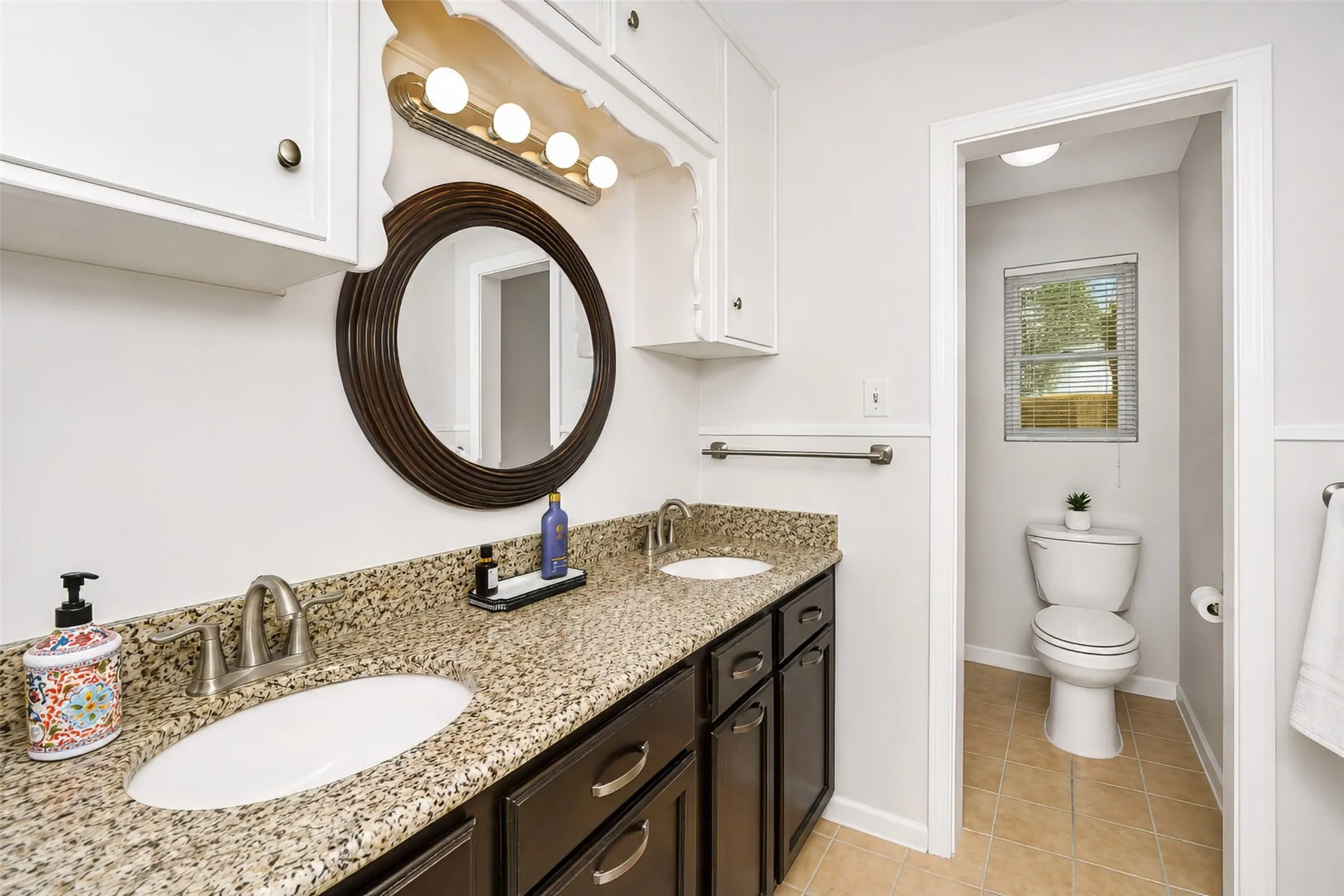 Single Family Residence For Rent in Tarrant County , 133 Oakhurst Drive, Bedford, Texas 76022, 3 Bedroom, 2 Bathroom, 2 Garage spaces, 1,533 Sqft, built in 1963, mls#21367050, Real Estate Agent in Bedford, Homes For Rent in Tarrant county, Homes For Rent in Bedford, Realtor in Bedford Texas, Real Estate Brokerage Independent Realty Texas, Luminita Cordes Realtor