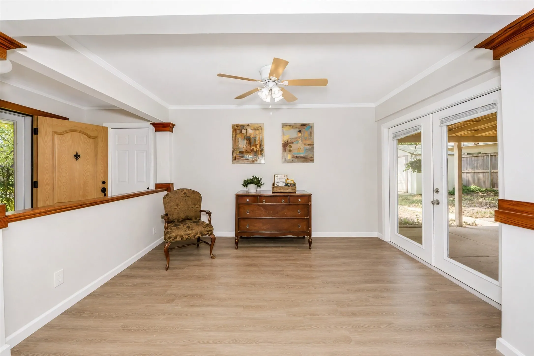 Single Family Residence For Rent in Tarrant County , 133 Oakhurst Drive, Bedford, Texas 76022, 3 Bedroom, 2 Bathroom, 2 Garage spaces, 1,533 Sqft, built in 1963, mls#21367050, Real Estate Agent in Bedford, Homes For Rent in Tarrant county, Homes For Rent in Bedford, Realtor in Bedford Texas, Real Estate Brokerage Independent Realty Texas, Luminita Cordes Realtor