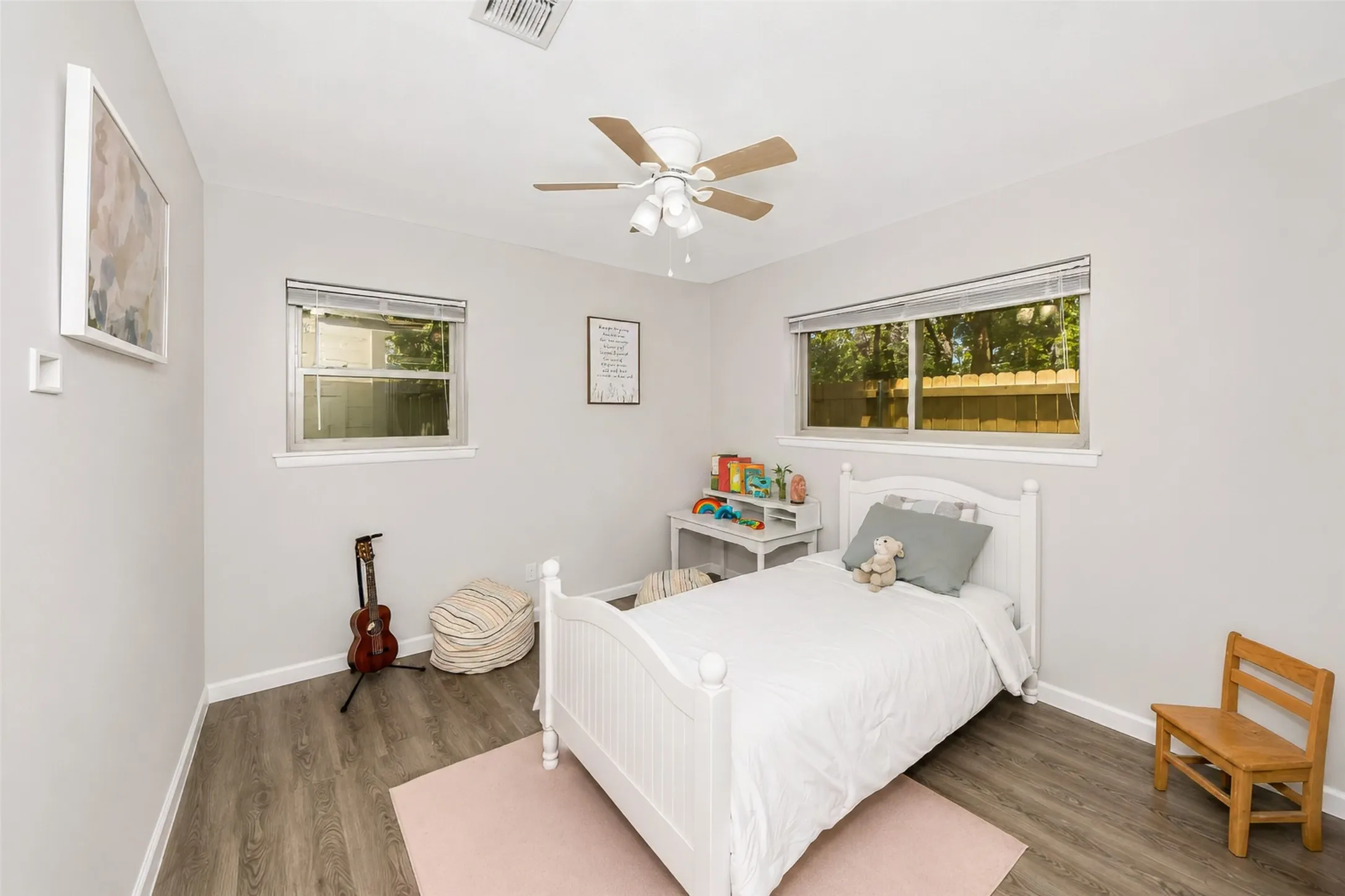 Single Family Residence For Rent in Tarrant County , 133 Oakhurst Drive, Bedford, Texas 76022, 3 Bedroom, 2 Bathroom, 2 Garage spaces, 1,533 Sqft, built in 1963, mls#21367050, Real Estate Agent in Bedford, Homes For Rent in Tarrant county, Homes For Rent in Bedford, Realtor in Bedford Texas, Real Estate Brokerage Independent Realty Texas, Luminita Cordes Realtor