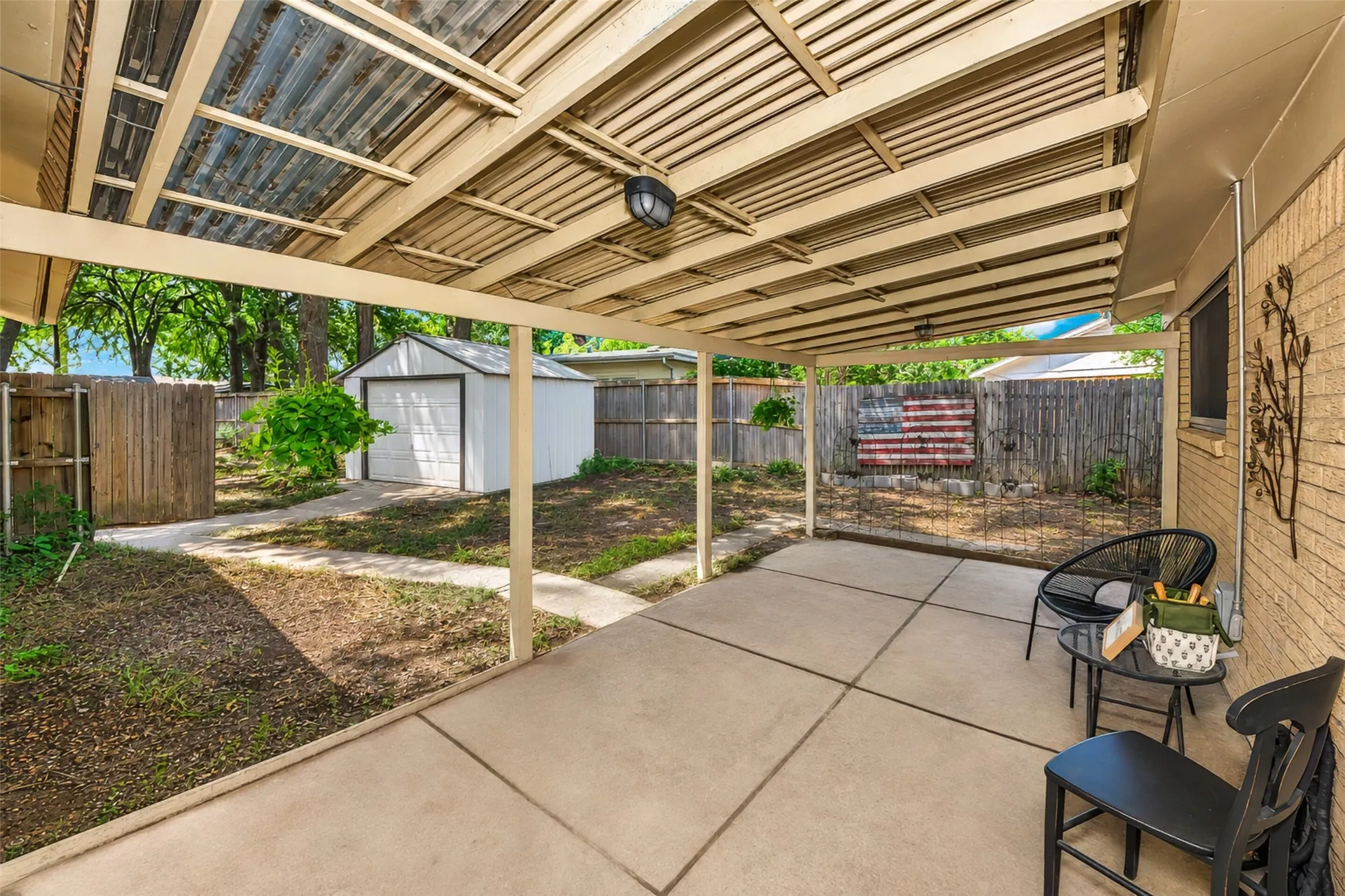 Single Family Residence For Rent in Tarrant County , 133 Oakhurst Drive, Bedford, Texas 76022, 3 Bedroom, 2 Bathroom, 2 Garage spaces, 1,533 Sqft, built in 1963, mls#21367050, Real Estate Agent in Bedford, Homes For Rent in Tarrant county, Homes For Rent in Bedford, Realtor in Bedford Texas, Real Estate Brokerage Independent Realty Texas, Luminita Cordes Realtor