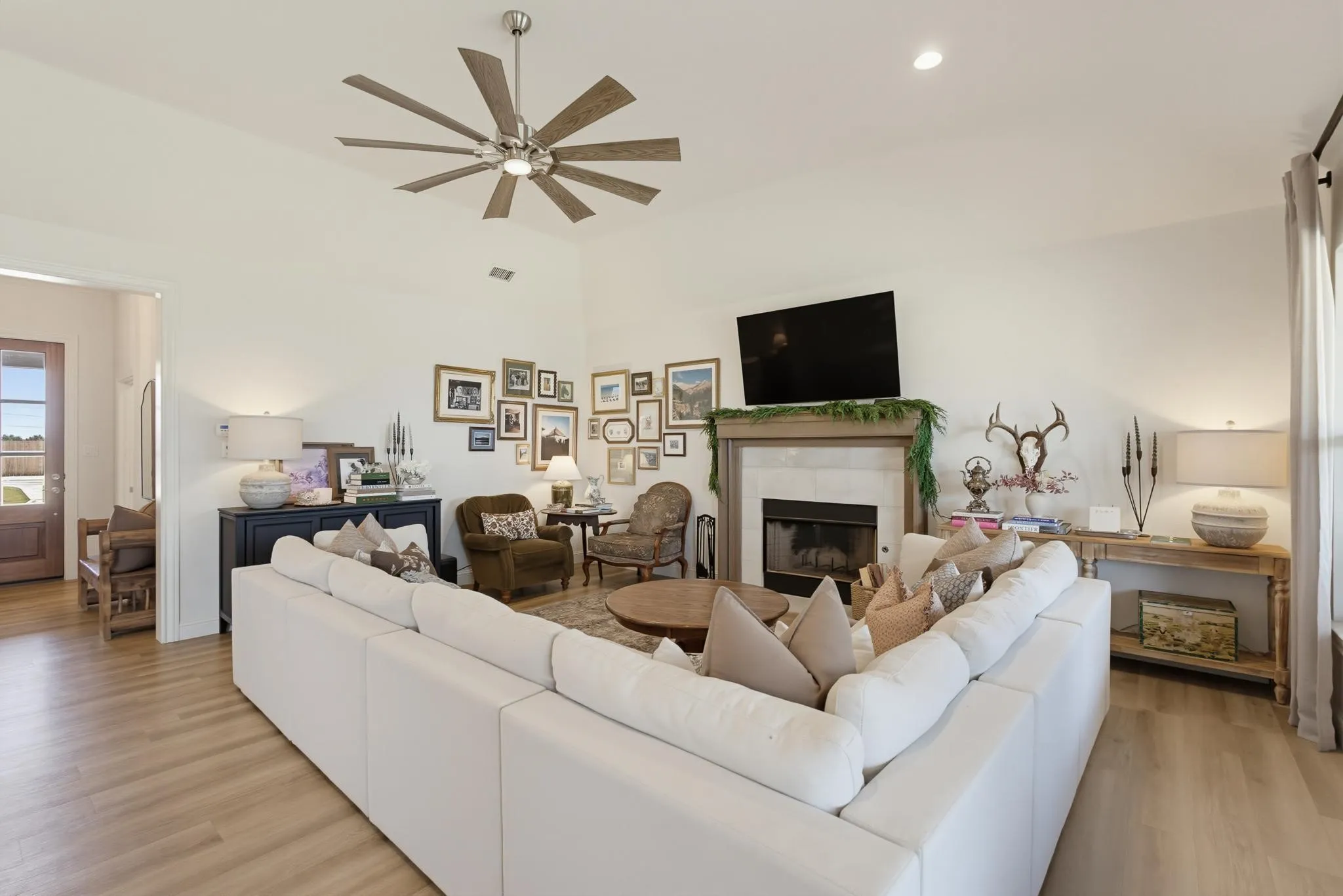 Single Family Residence For Sale in Taylor County , 6717 Potter-Bacon Trail, Abilene, Texas 79606, 4 Bedroom, 3 Bathroom, 2 Garage spaces, 2,588 Sqft, built in 2022, mls#21367010, Real Estate Agent in Abilene, Homes For Sale in Taylor county, Homes For Sale in Abilene, Realtor in Abilene Texas, Real Estate Brokerage Independent Realty Texas, Luminita Cordes Realtor