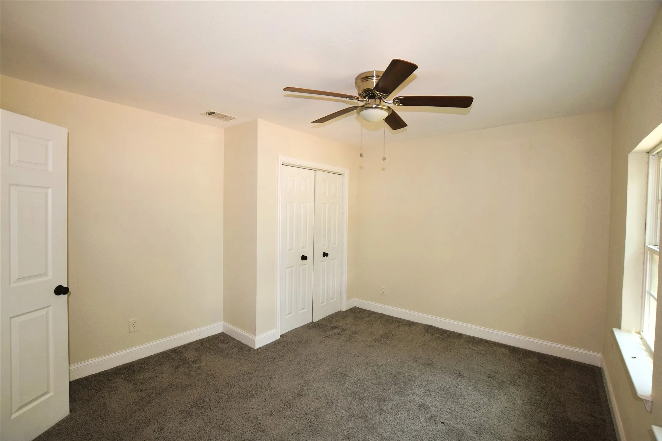 Single Family Residence For Sale in Parker County , 120 Marina View Court, Weatherford, Texas 76087, 3 Bedroom, 2 Bathroom, Garage spaces, 1,178 Sqft, built in 0, mls#21367055, Real Estate Agent in Weatherford, Homes For Sale in Parker county, Homes For Sale in Weatherford, Realtor in Weatherford Texas, Real Estate Brokerage Independent Realty Texas, Luminita Cordes Realtor