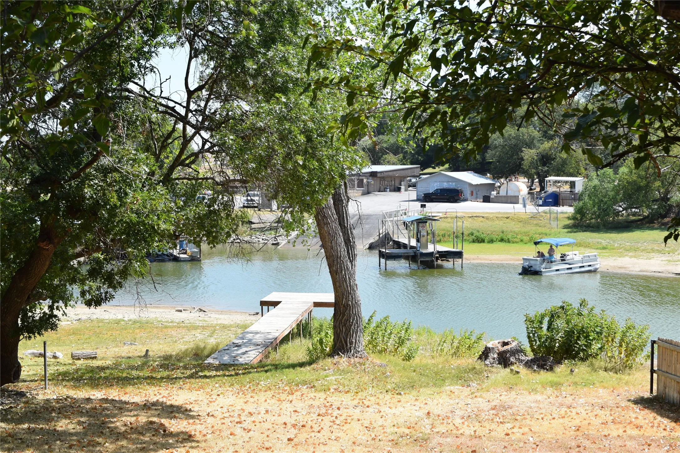 Single Family Residence For Sale in Parker County , 120 Marina View Court, Weatherford, Texas 76087, 3 Bedroom, 2 Bathroom, Garage spaces, 1,178 Sqft, built in 0, mls#21367055, Real Estate Agent in Weatherford, Homes For Sale in Parker county, Homes For Sale in Weatherford, Realtor in Weatherford Texas, Real Estate Brokerage Independent Realty Texas, Luminita Cordes Realtor