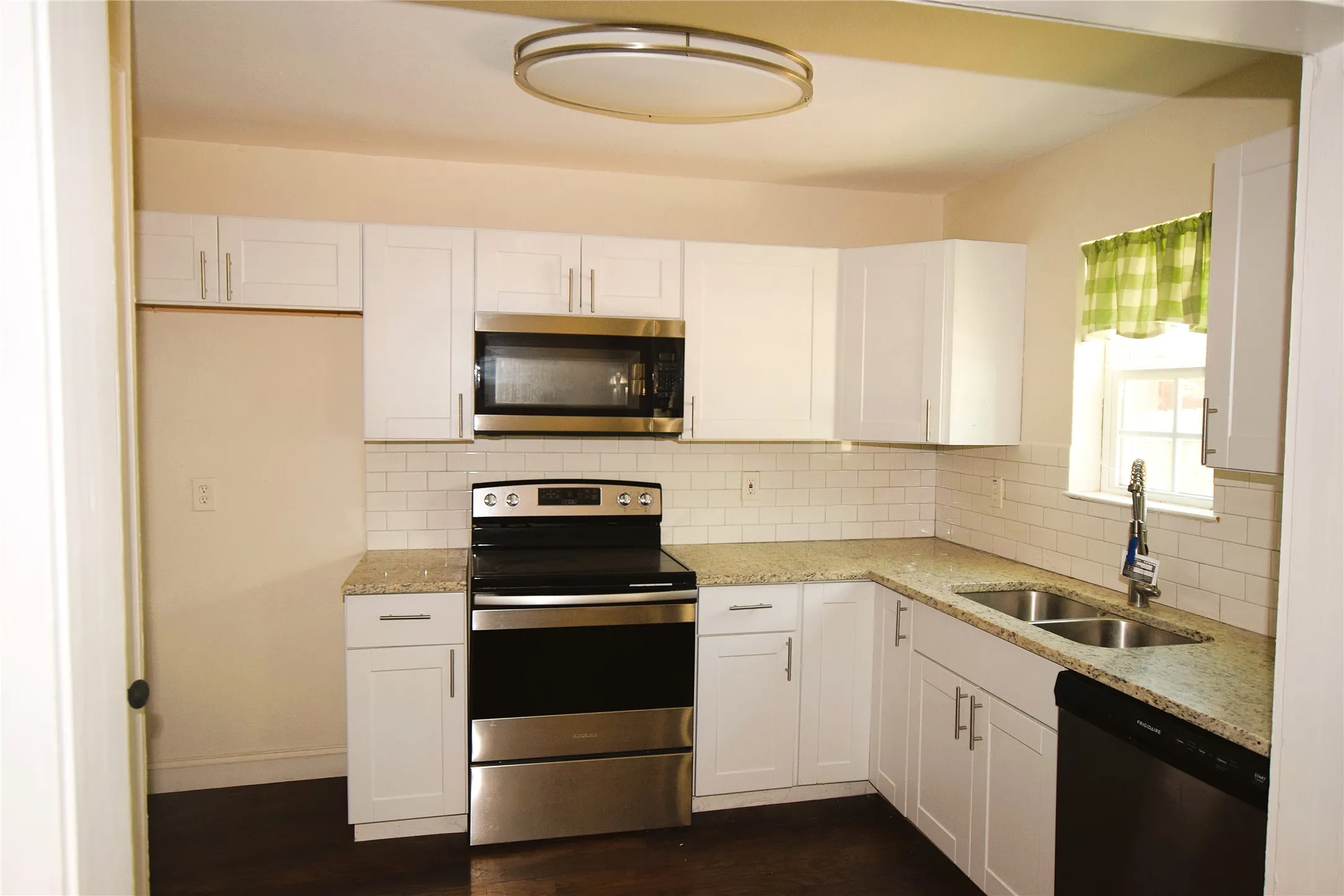Single Family Residence For Sale in Parker County , 120 Marina View Court, Weatherford, Texas 76087, 3 Bedroom, 2 Bathroom, Garage spaces, 1,178 Sqft, built in 0, mls#21367055, Real Estate Agent in Weatherford, Homes For Sale in Parker county, Homes For Sale in Weatherford, Realtor in Weatherford Texas, Real Estate Brokerage Independent Realty Texas, Luminita Cordes Realtor