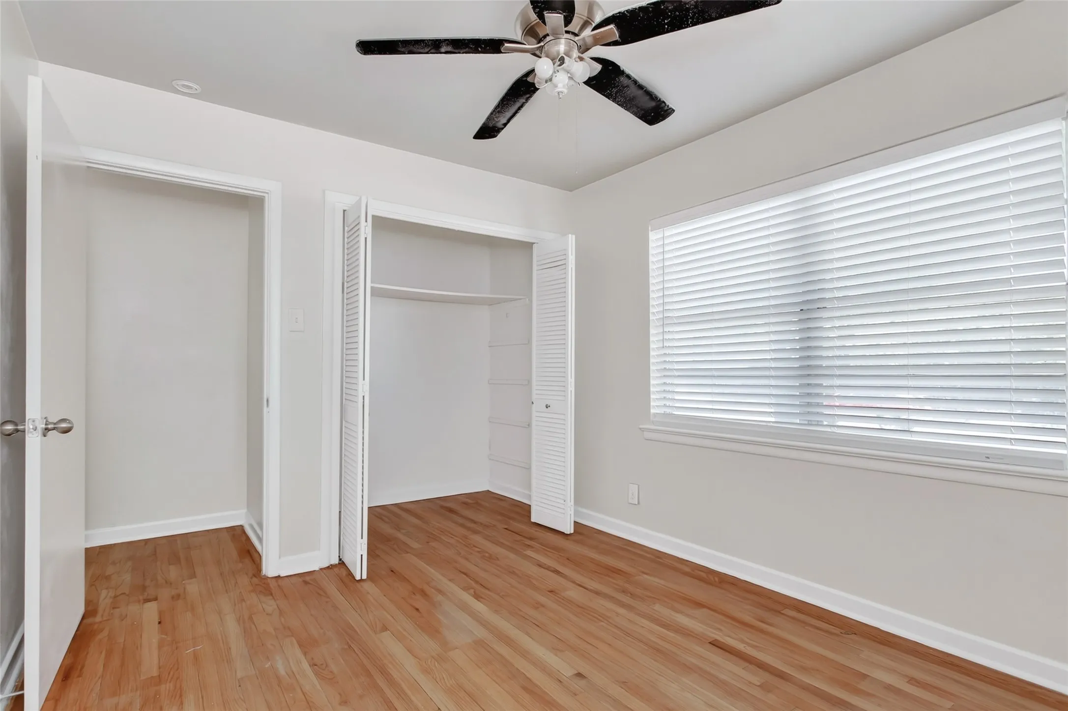 Single Family Residence For Sale in Dallas County , 1203 Sunnybrook Drive, Irving, Texas 75061, 3 Bedroom, 2 Bathroom, Garage spaces, 1,601 Sqft, built in 1956, mls#21367058, Real Estate Agent in Irving, Homes For Sale in Dallas county, Homes For Sale in Irving, Realtor in Irving Texas, Real Estate Brokerage Independent Realty Texas, Luminita Cordes Realtor