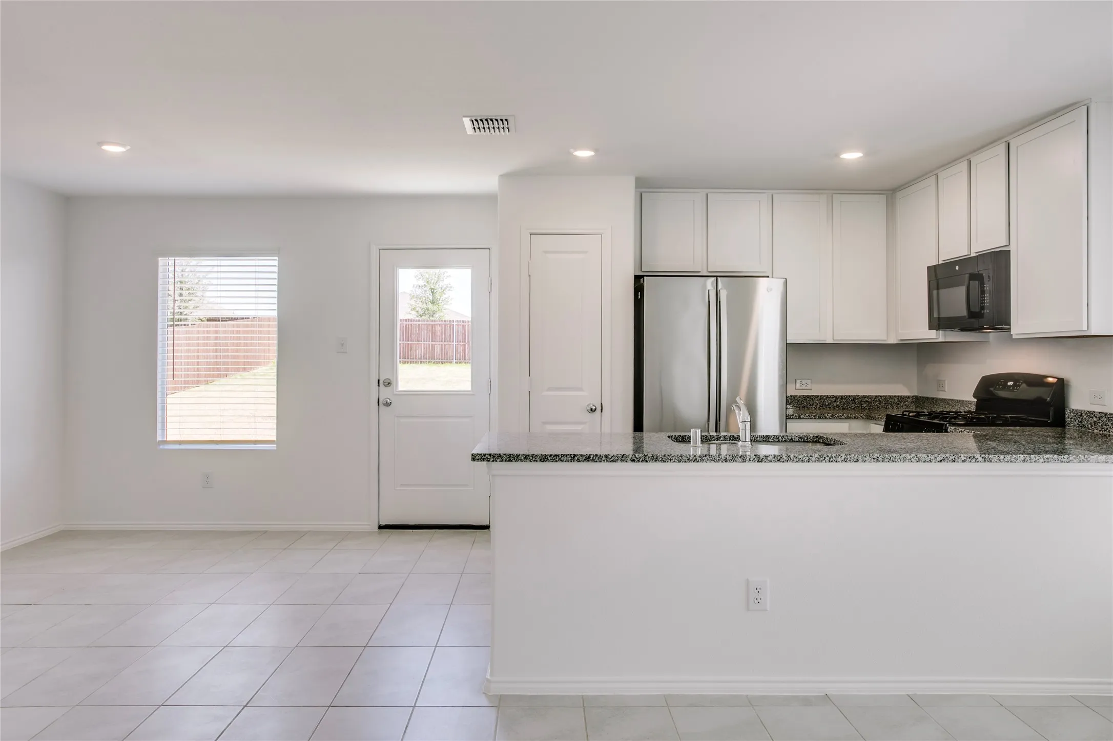 Single Family Residence For Rent in Collin County , 7912 Churchill Street, Mc Kinney, Texas 75071, 3 Bedroom, 2 Bathroom, 2 Garage spaces, 1,260 Sqft, built in 2023, mls#21367005, Real Estate Agent in Mc Kinney, Homes For Rent in Collin county, Homes For Rent in Mc Kinney, Realtor in Mc Kinney Texas, Real Estate Brokerage Independent Realty Texas, Luminita Cordes Realtor