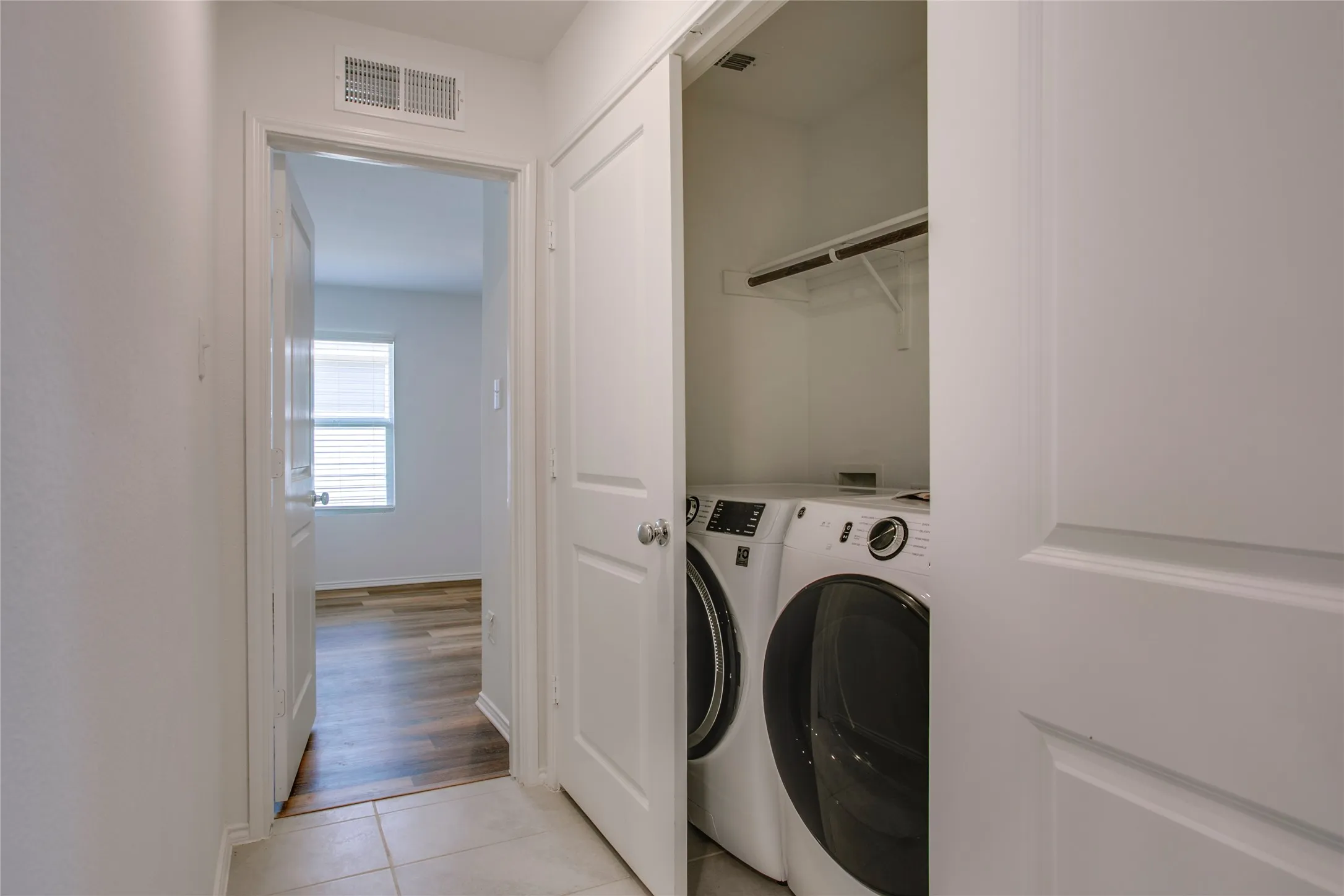 Single Family Residence For Rent in Collin County , 7912 Churchill Street, Mc Kinney, Texas 75071, 3 Bedroom, 2 Bathroom, 2 Garage spaces, 1,260 Sqft, built in 2023, mls#21367005, Real Estate Agent in Mc Kinney, Homes For Rent in Collin county, Homes For Rent in Mc Kinney, Realtor in Mc Kinney Texas, Real Estate Brokerage Independent Realty Texas, Luminita Cordes Realtor