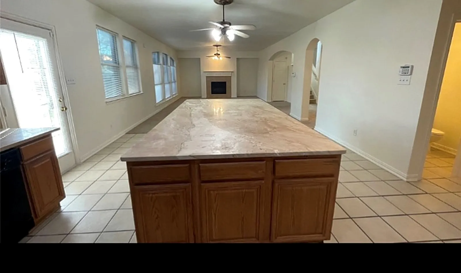 Single Family Residence For Sale in Dallas County , 720 Candle Meadow Boulevard, De Soto, Texas 75115, 4 Bedroom, 3 Bathroom, 2 Garage spaces, 3,059 Sqft, built in 2004, mls#21367061, Real Estate Agent in De Soto, Homes For Sale in Dallas county, Homes For Sale in De Soto, Realtor in De Soto Texas, Real Estate Brokerage Independent Realty Texas, Luminita Cordes Realtor