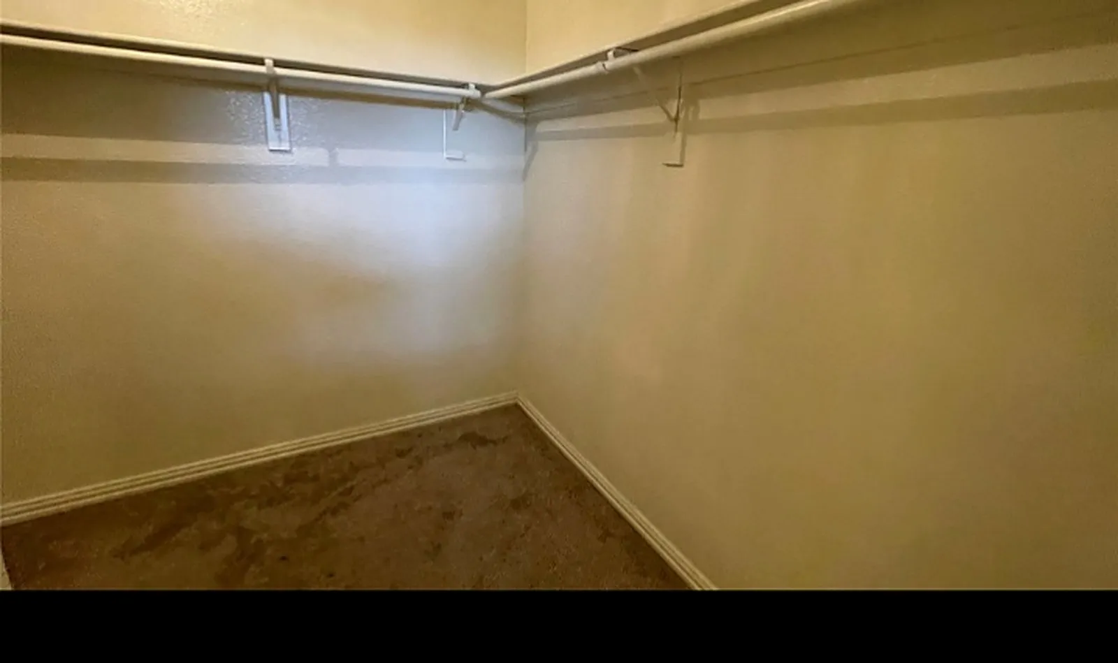 Single Family Residence For Sale in Dallas County , 720 Candle Meadow Boulevard, De Soto, Texas 75115, 4 Bedroom, 3 Bathroom, 2 Garage spaces, 3,059 Sqft, built in 2004, mls#21367061, Real Estate Agent in De Soto, Homes For Sale in Dallas county, Homes For Sale in De Soto, Realtor in De Soto Texas, Real Estate Brokerage Independent Realty Texas, Luminita Cordes Realtor