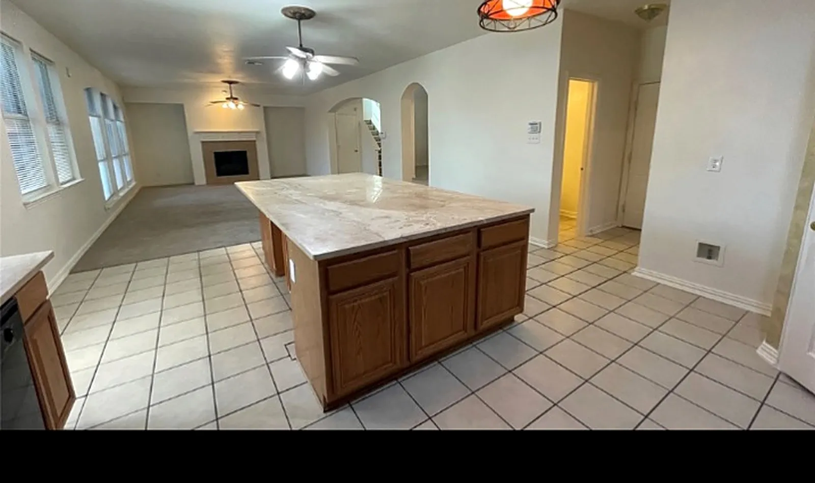 Single Family Residence For Sale in Dallas County , 720 Candle Meadow Boulevard, De Soto, Texas 75115, 4 Bedroom, 3 Bathroom, 2 Garage spaces, 3,059 Sqft, built in 2004, mls#21367061, Real Estate Agent in De Soto, Homes For Sale in Dallas county, Homes For Sale in De Soto, Realtor in De Soto Texas, Real Estate Brokerage Independent Realty Texas, Luminita Cordes Realtor