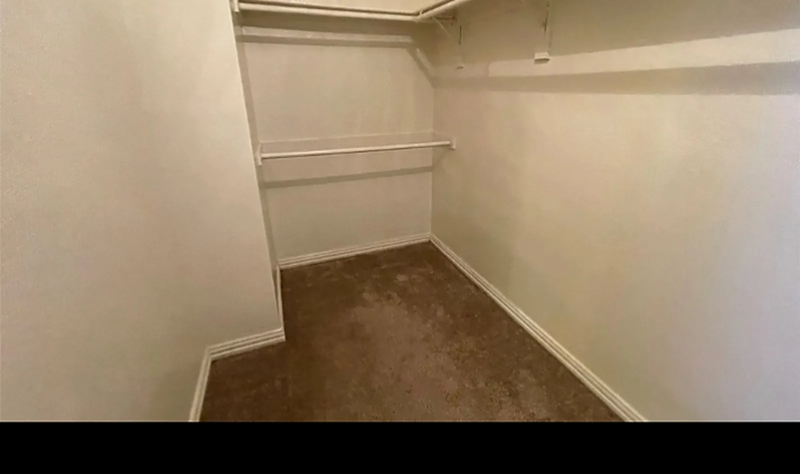 Single Family Residence For Sale in Dallas County , 720 Candle Meadow Boulevard, De Soto, Texas 75115, 4 Bedroom, 3 Bathroom, 2 Garage spaces, 3,059 Sqft, built in 2004, mls#21367061, Real Estate Agent in De Soto, Homes For Sale in Dallas county, Homes For Sale in De Soto, Realtor in De Soto Texas, Real Estate Brokerage Independent Realty Texas, Luminita Cordes Realtor
