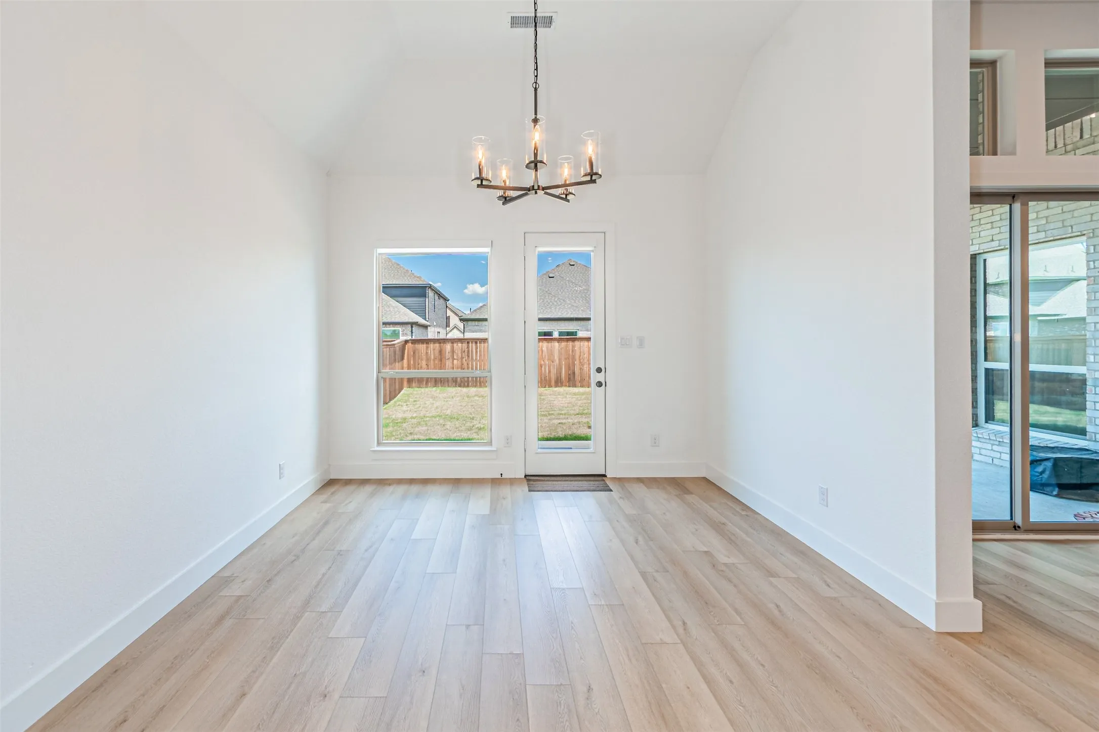 Single Family Residence For Sale in Kaufman County , 9637 Chesney Drive, Mesquite, Texas 75126, 5 Bedroom, 3 Bathroom, 2 Garage spaces, 2,631 Sqft, built in 2024, mls#21366815, Real Estate Agent in Mesquite, Homes For Sale in Kaufman county, Homes For Sale in Mesquite, Realtor in Mesquite Texas, Real Estate Brokerage Independent Realty Texas, Luminita Cordes Realtor