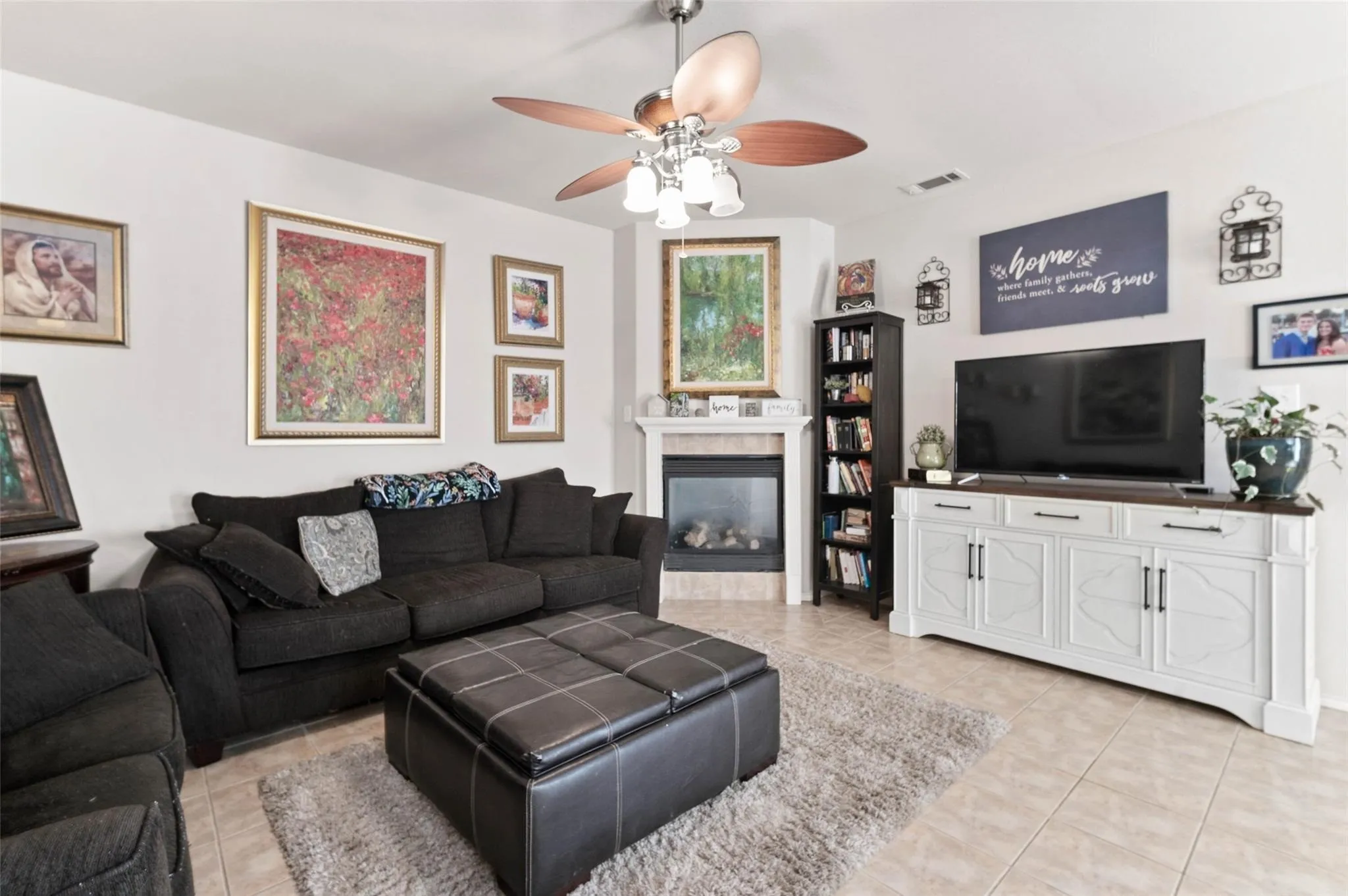 Duplex For Rent in Denton County , 124 Castleridge Drive A, Little Elm, Texas 75068, 4 Bedroom, 3 Bathroom, 2 Garage spaces, 1,832 Sqft, built in 2008, Price $2,195, mls#21367082, Real Estate Agent in Little Elm, Homes For Rent in Denton county, Homes For Rent in Little Elm, Realtor in Little Elm Texas, Real Estate Brokerage Independent Realty Texas, Luminita Cordes Realtor