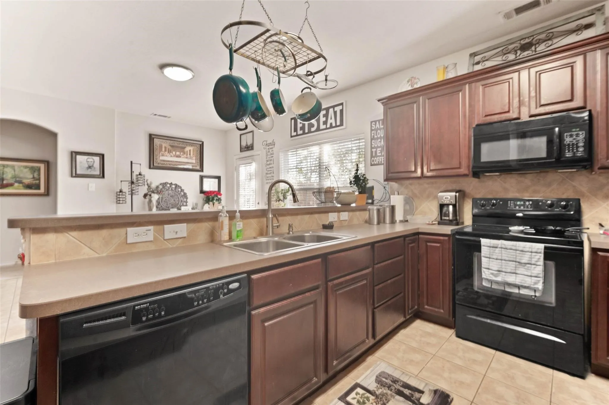 Duplex For Rent in Denton County , 124 Castleridge Drive A, Little Elm, Texas 75068, 4 Bedroom, 3 Bathroom, 2 Garage spaces, 1,832 Sqft, built in 2008, Price $2,195, mls#21367082, Real Estate Agent in Little Elm, Homes For Rent in Denton county, Homes For Rent in Little Elm, Realtor in Little Elm Texas, Real Estate Brokerage Independent Realty Texas, Luminita Cordes Realtor