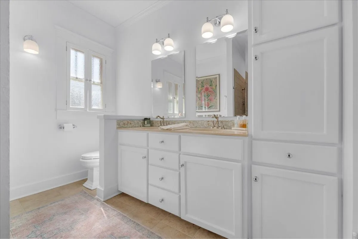 Single Family Residence For Sale in Tarrant County , 4532 Pershing Avenue, Fort Worth, Texas 76107, 2 Bedroom, 2 Bathroom, 1 Garage spaces, 1,679 Sqft, built in 1926, mls#21363076, Real Estate Agent in Fort Worth, Homes For Sale in Tarrant county, Homes For Sale in Fort Worth, Realtor in Fort Worth Texas, Real Estate Brokerage Independent Realty Texas, Luminita Cordes Realtor