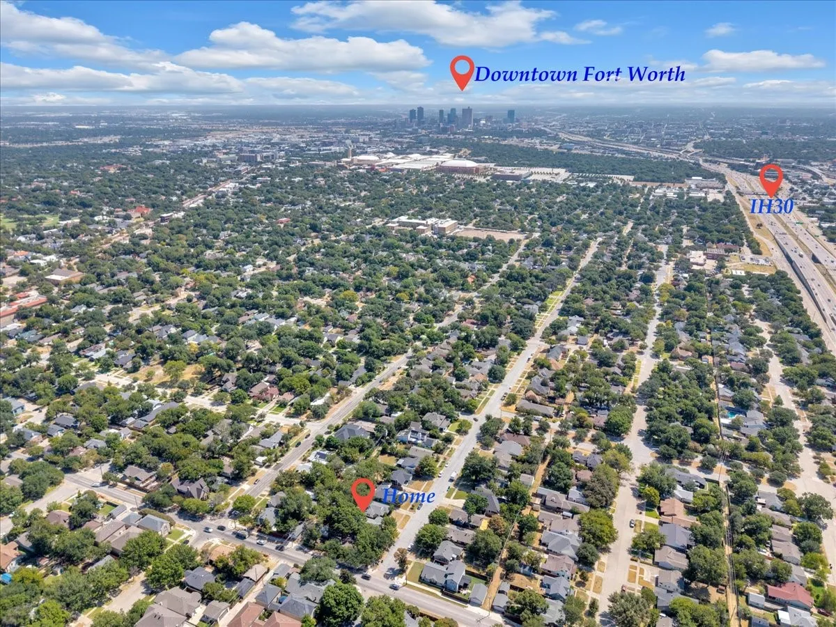 Single Family Residence For Sale in Tarrant County , 4532 Pershing Avenue, Fort Worth, Texas 76107, 2 Bedroom, 2 Bathroom, 1 Garage spaces, 1,679 Sqft, built in 1926, mls#21363076, Real Estate Agent in Fort Worth, Homes For Sale in Tarrant county, Homes For Sale in Fort Worth, Realtor in Fort Worth Texas, Real Estate Brokerage Independent Realty Texas, Luminita Cordes Realtor