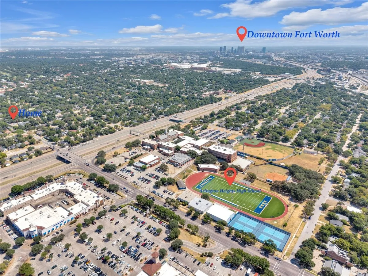 Single Family Residence For Sale in Tarrant County , 4532 Pershing Avenue, Fort Worth, Texas 76107, 2 Bedroom, 2 Bathroom, 1 Garage spaces, 1,679 Sqft, built in 1926, mls#21363076, Real Estate Agent in Fort Worth, Homes For Sale in Tarrant county, Homes For Sale in Fort Worth, Realtor in Fort Worth Texas, Real Estate Brokerage Independent Realty Texas, Luminita Cordes Realtor