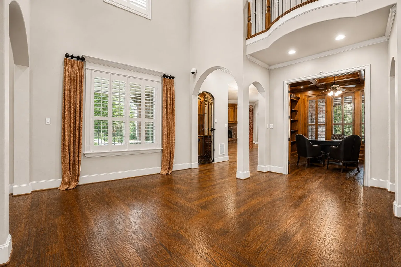 Single Family Residence For Sale in Rockwall County , 424 Wyndemere Boulevard, Heath, Texas 75032, 4 Bedroom, 5 Bathroom, 4 Garage spaces, 4,905 Sqft, built in 2005, mls#21366695, Real Estate Agent in Heath, Homes For Sale in Rockwall county, Homes For Sale in Heath, Realtor in Heath Texas, Real Estate Brokerage Independent Realty Texas, Luminita Cordes Realtor