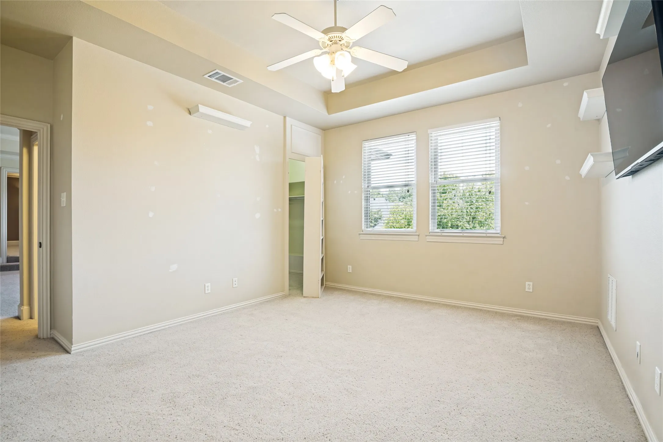 Single Family Residence For Sale in Rockwall County , 424 Wyndemere Boulevard, Heath, Texas 75032, 4 Bedroom, 5 Bathroom, 4 Garage spaces, 4,905 Sqft, built in 2005, mls#21366695, Real Estate Agent in Heath, Homes For Sale in Rockwall county, Homes For Sale in Heath, Realtor in Heath Texas, Real Estate Brokerage Independent Realty Texas, Luminita Cordes Realtor
