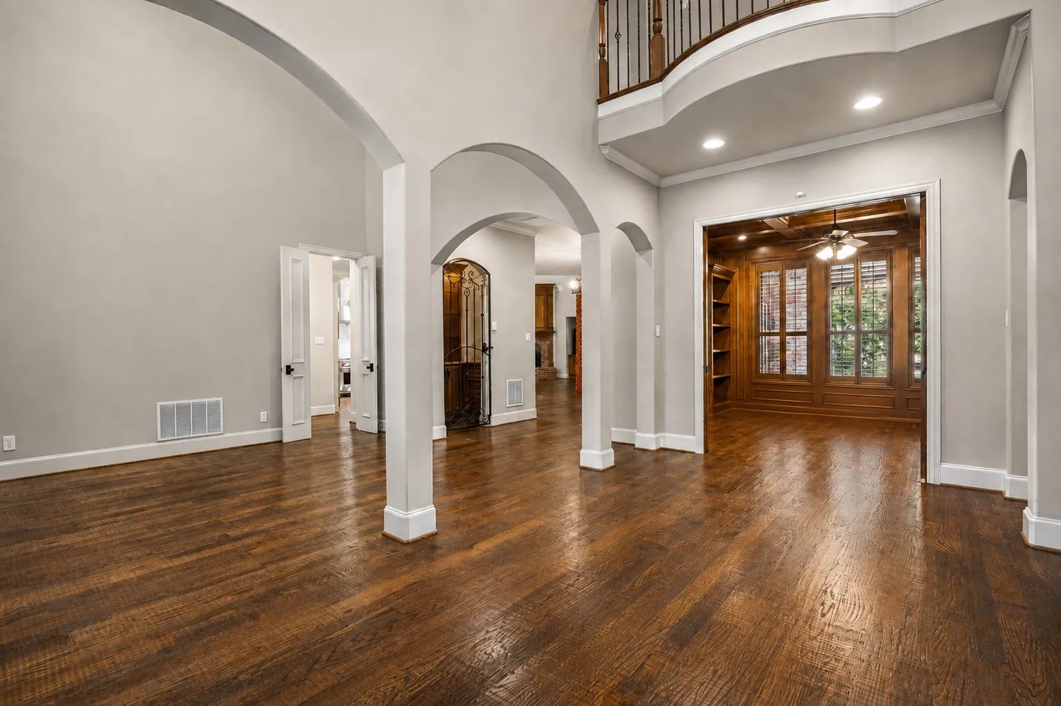 Single Family Residence For Sale in Rockwall County , 424 Wyndemere Boulevard, Heath, Texas 75032, 4 Bedroom, 5 Bathroom, 4 Garage spaces, 4,905 Sqft, built in 2005, mls#21366695, Real Estate Agent in Heath, Homes For Sale in Rockwall county, Homes For Sale in Heath, Realtor in Heath Texas, Real Estate Brokerage Independent Realty Texas, Luminita Cordes Realtor