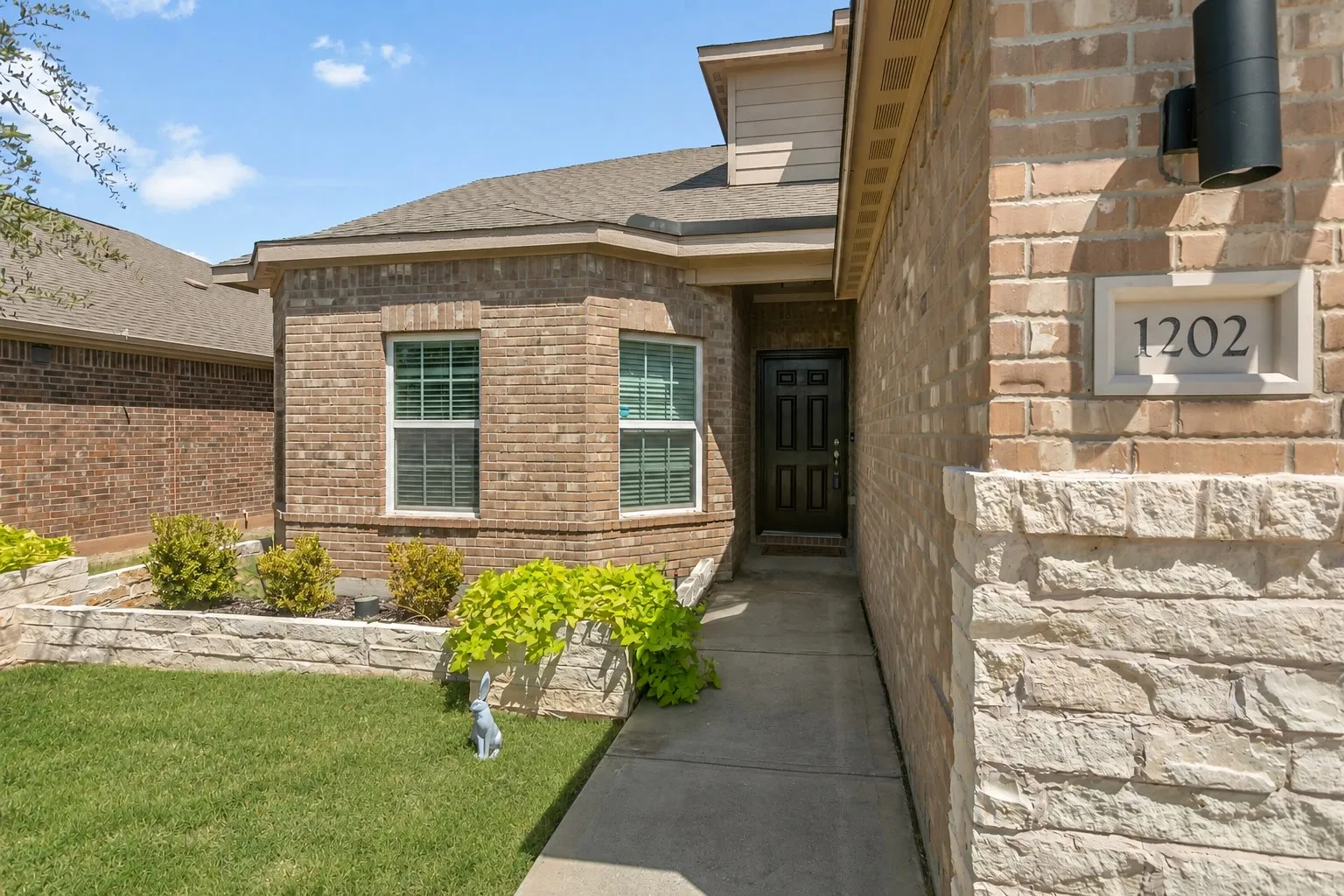 Single Family Residence For Rent in Collin County , 1202 Arizona, Princeton, Texas 75407, 4 Bedroom, 3 Bathroom, 2 Garage spaces, 2,169 Sqft, built in 2017, mls#21366829, Real Estate Agent in Princeton, Homes For Rent in Collin county, Homes For Rent in Princeton, Realtor in Princeton Texas, Real Estate Brokerage Independent Realty Texas, Luminita Cordes Realtor