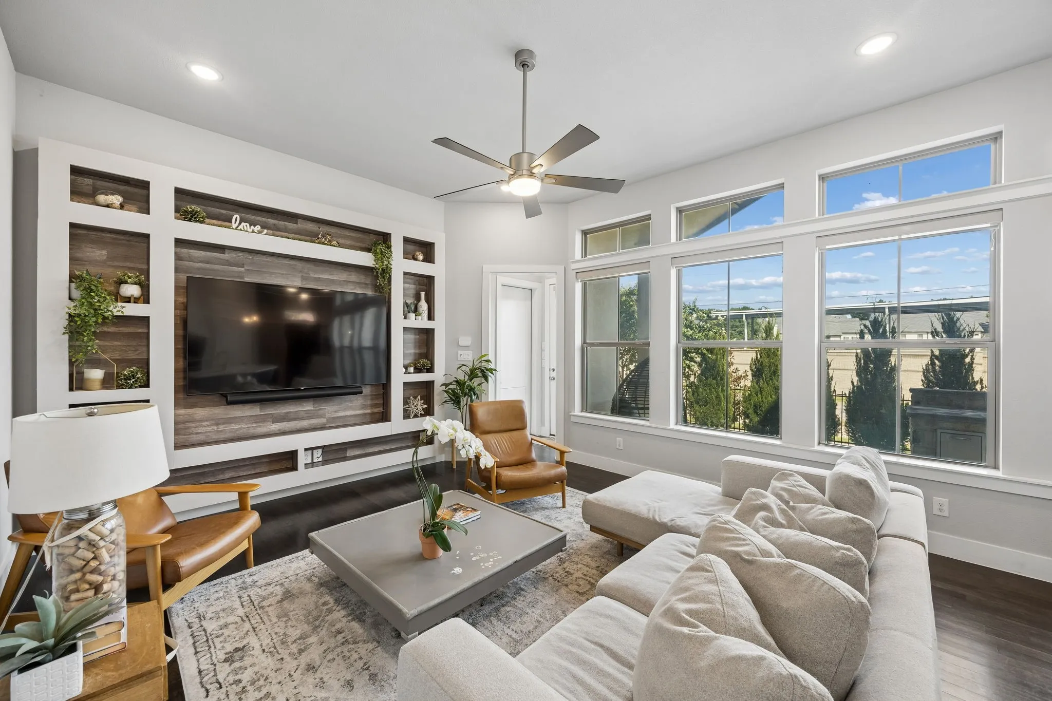 Single Family Residence For Sale in Dallas County , 5105 Artemesia Lane, Dallas, Texas 75209, 3 Bedroom, 4 Bathroom, 2 Garage spaces, 3,224 Sqft, built in 2020, mls#21366245, Real Estate Agent in Dallas, Homes For Sale in Dallas county, Homes For Sale in Dallas, Realtor in Dallas Texas, Real Estate Brokerage Independent Realty Texas, Luminita Cordes Realtor