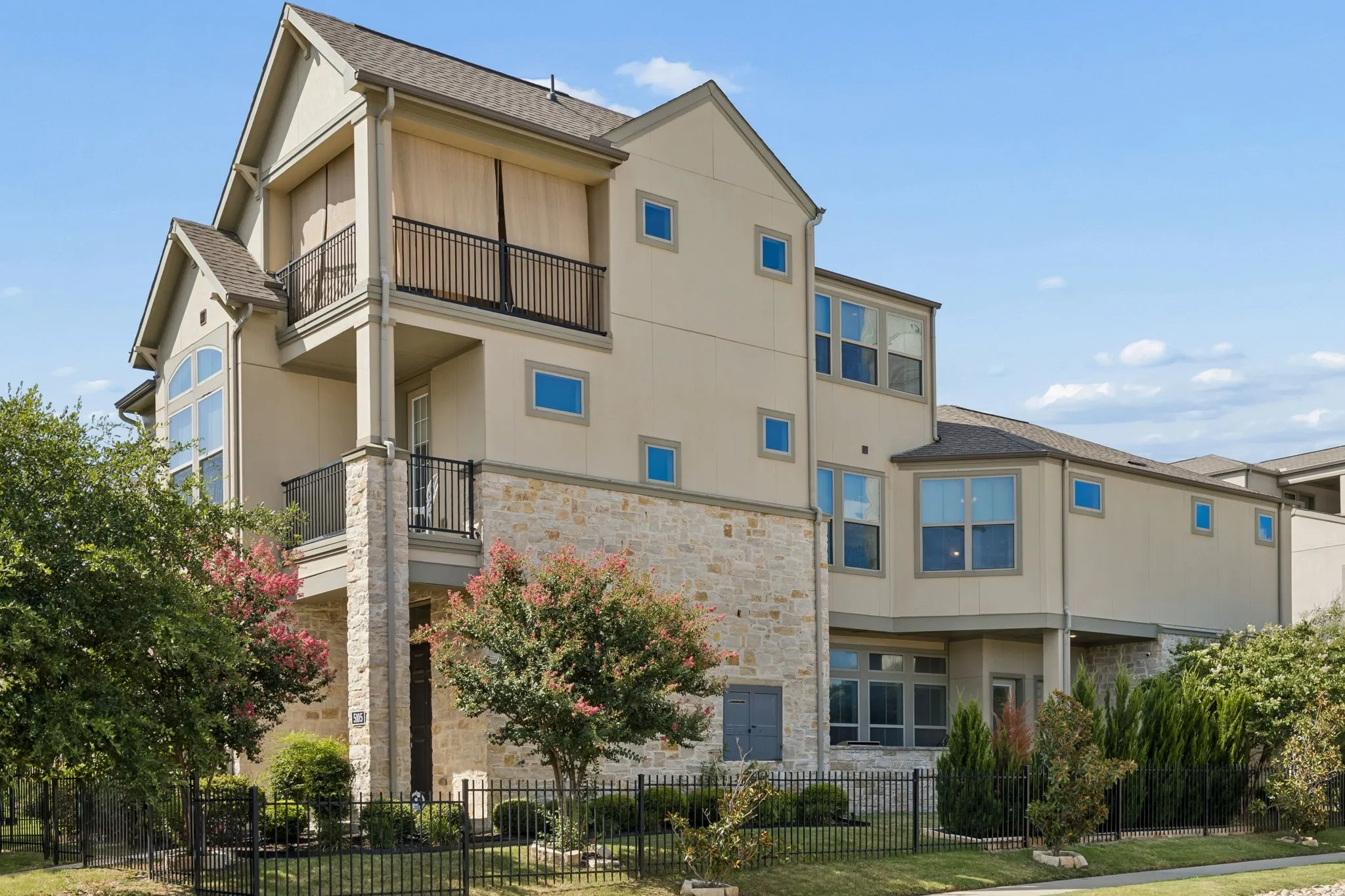 Single Family Residence For Sale in Dallas County , 5105 Artemesia Lane, Dallas, Texas 75209, 3 Bedroom, 4 Bathroom, 2 Garage spaces, 3,224 Sqft, built in 2020, mls#21366245, Real Estate Agent in Dallas, Homes For Sale in Dallas county, Homes For Sale in Dallas, Realtor in Dallas Texas, Real Estate Brokerage Independent Realty Texas, Luminita Cordes Realtor