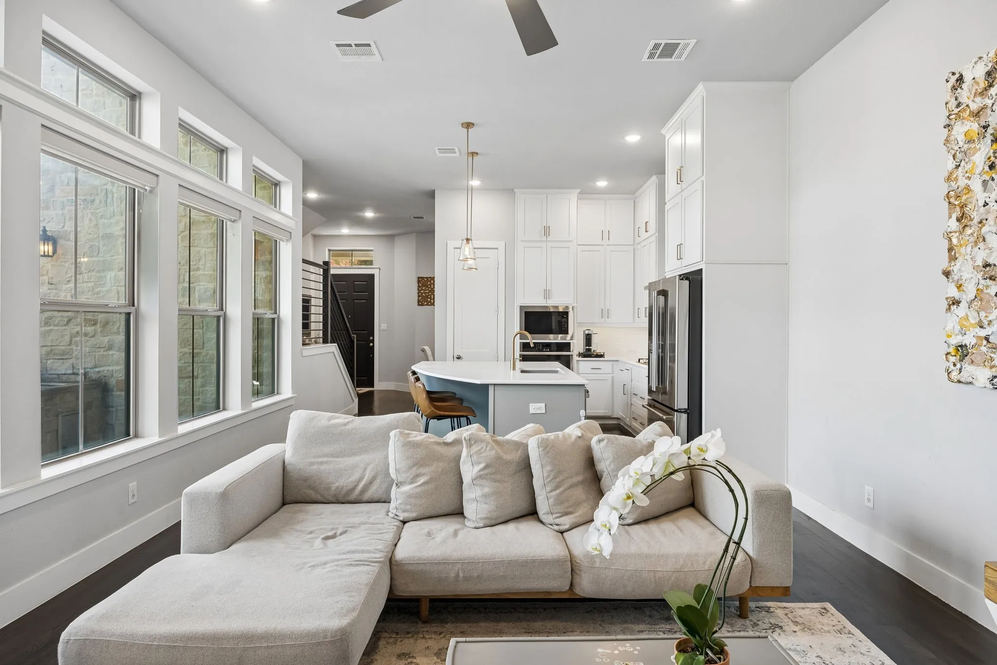 Single Family Residence For Sale in Dallas County , 5105 Artemesia Lane, Dallas, Texas 75209, 3 Bedroom, 4 Bathroom, 2 Garage spaces, 3,224 Sqft, built in 2020, mls#21366245, Real Estate Agent in Dallas, Homes For Sale in Dallas county, Homes For Sale in Dallas, Realtor in Dallas Texas, Real Estate Brokerage Independent Realty Texas, Luminita Cordes Realtor