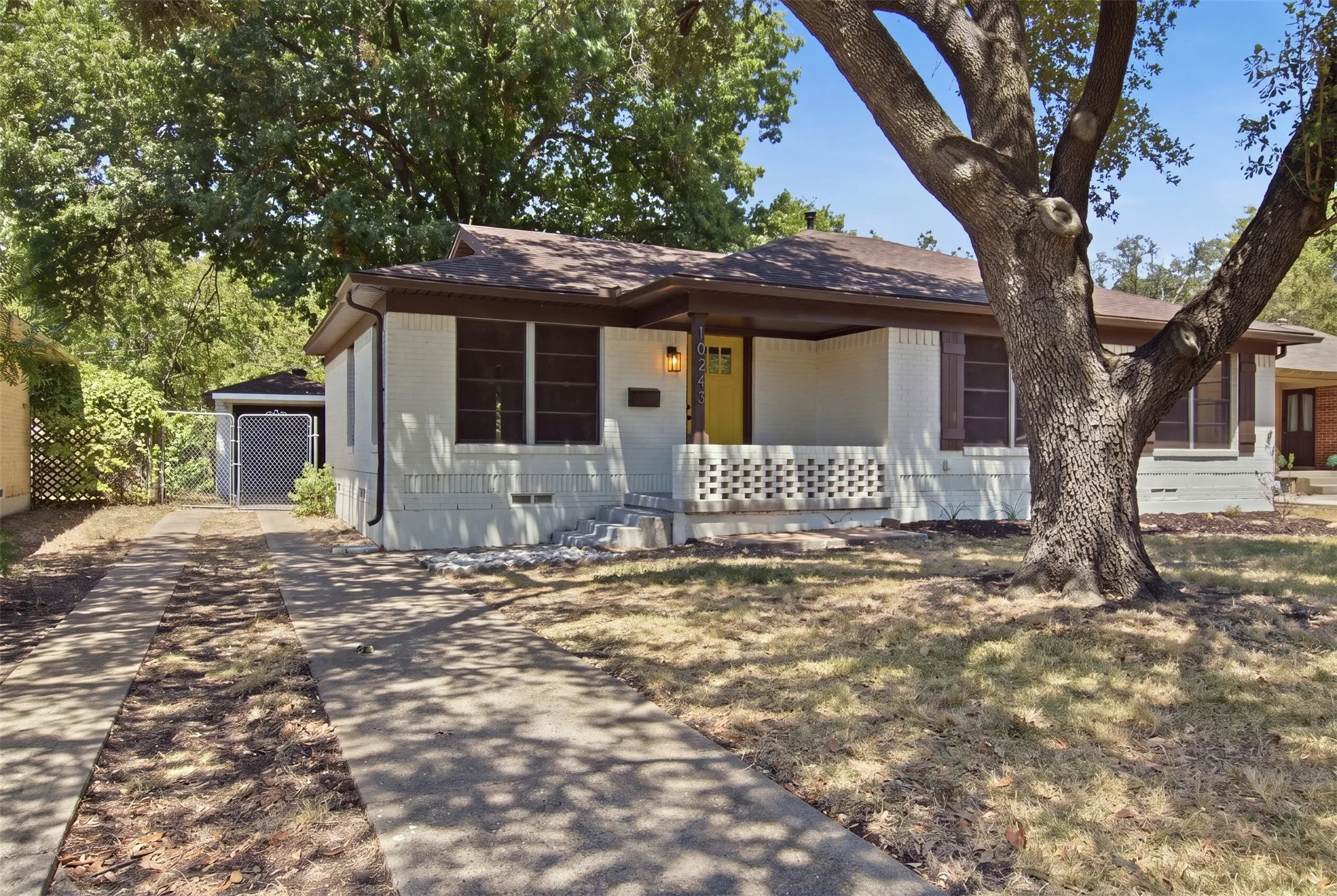 Single Family Residence For Sale in Dallas County , 10243 San Juan Avenue, Dallas, Texas 75228, 3 Bedroom, 1 Bathroom, 1 Garage spaces, 1,152 Sqft, built in 1954, mls#21367076, Real Estate Agent in Dallas, Homes For Sale in Dallas county, Homes For Sale in Dallas, Realtor in Dallas Texas, Real Estate Brokerage Independent Realty Texas, Luminita Cordes Realtor