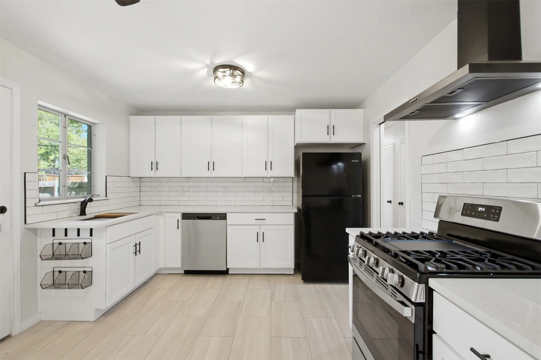 Single Family Residence For Sale in Dallas County , 10243 San Juan Avenue, Dallas, Texas 75228, 3 Bedroom, 1 Bathroom, 1 Garage spaces, 1,152 Sqft, built in 1954, mls#21367076, Real Estate Agent in Dallas, Homes For Sale in Dallas county, Homes For Sale in Dallas, Realtor in Dallas Texas, Real Estate Brokerage Independent Realty Texas, Luminita Cordes Realtor