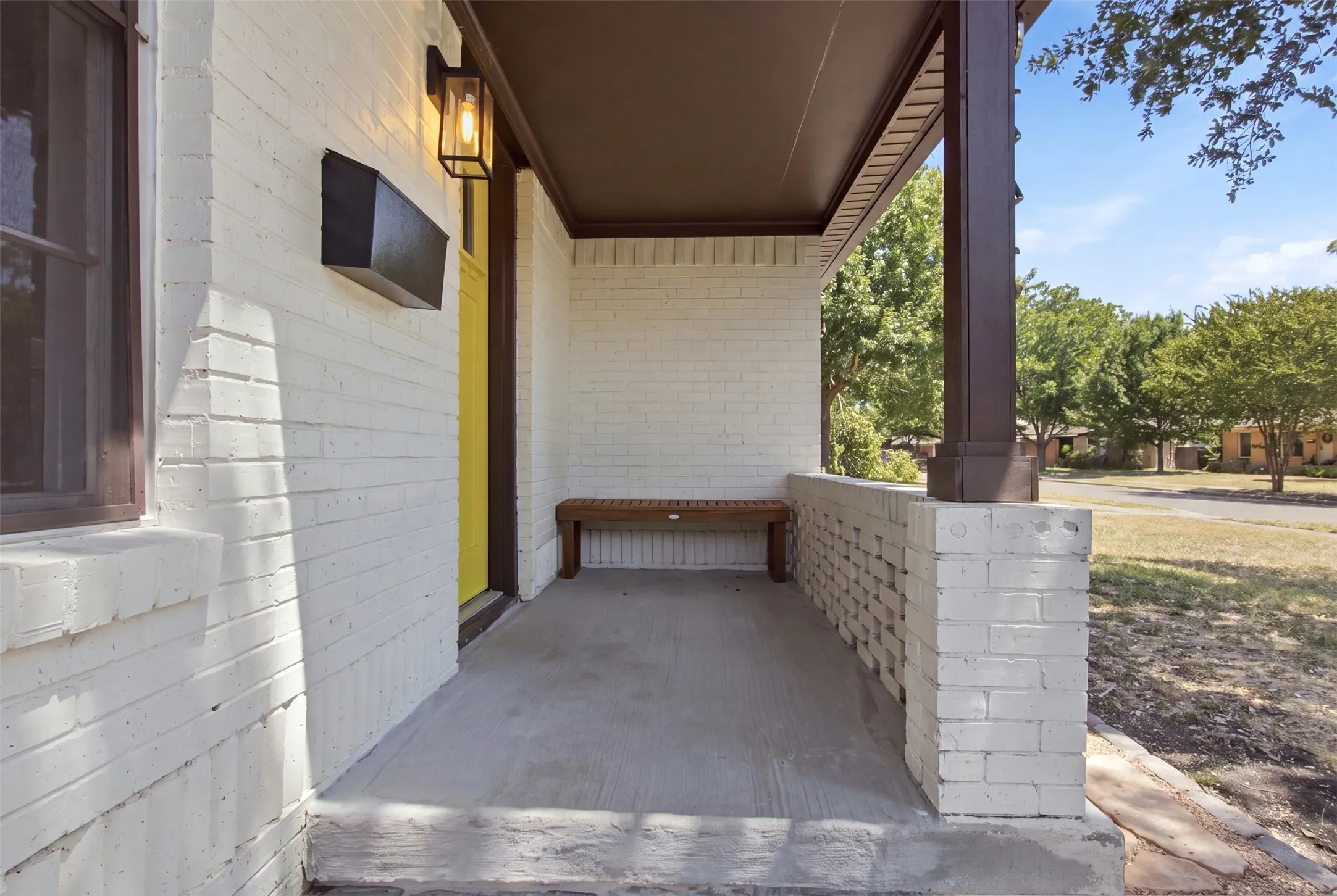 Single Family Residence For Sale in Dallas County , 10243 San Juan Avenue, Dallas, Texas 75228, 3 Bedroom, 1 Bathroom, 1 Garage spaces, 1,152 Sqft, built in 1954, mls#21367076, Real Estate Agent in Dallas, Homes For Sale in Dallas county, Homes For Sale in Dallas, Realtor in Dallas Texas, Real Estate Brokerage Independent Realty Texas, Luminita Cordes Realtor