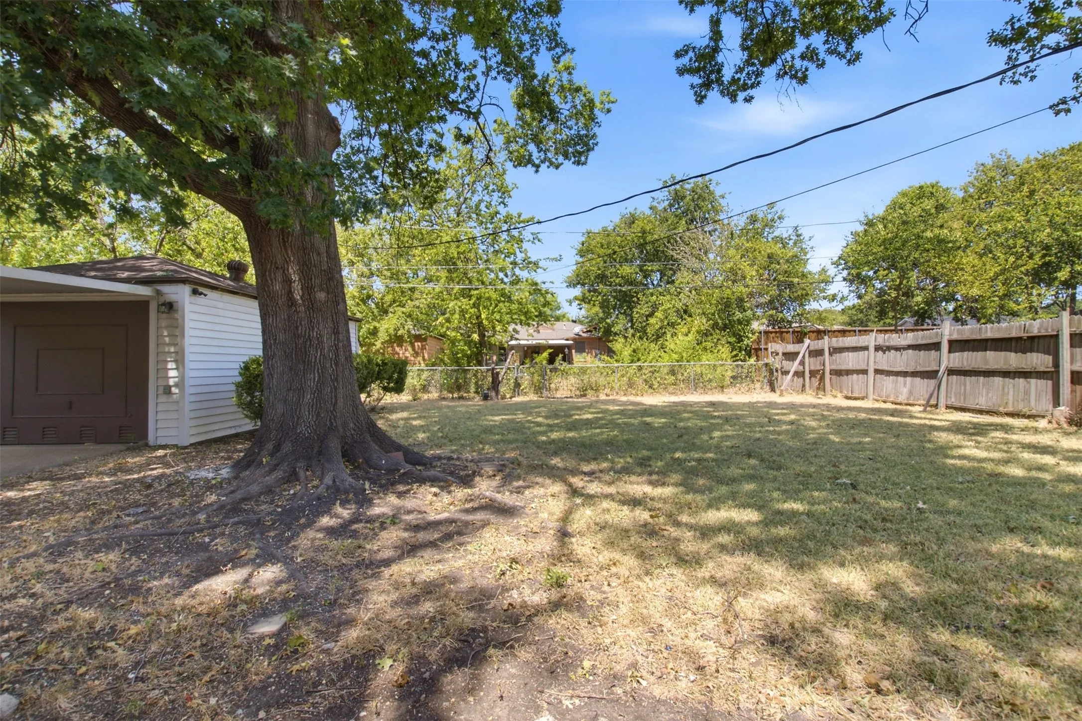 Single Family Residence For Sale in Dallas County , 10243 San Juan Avenue, Dallas, Texas 75228, 3 Bedroom, 1 Bathroom, 1 Garage spaces, 1,152 Sqft, built in 1954, mls#21367076, Real Estate Agent in Dallas, Homes For Sale in Dallas county, Homes For Sale in Dallas, Realtor in Dallas Texas, Real Estate Brokerage Independent Realty Texas, Luminita Cordes Realtor