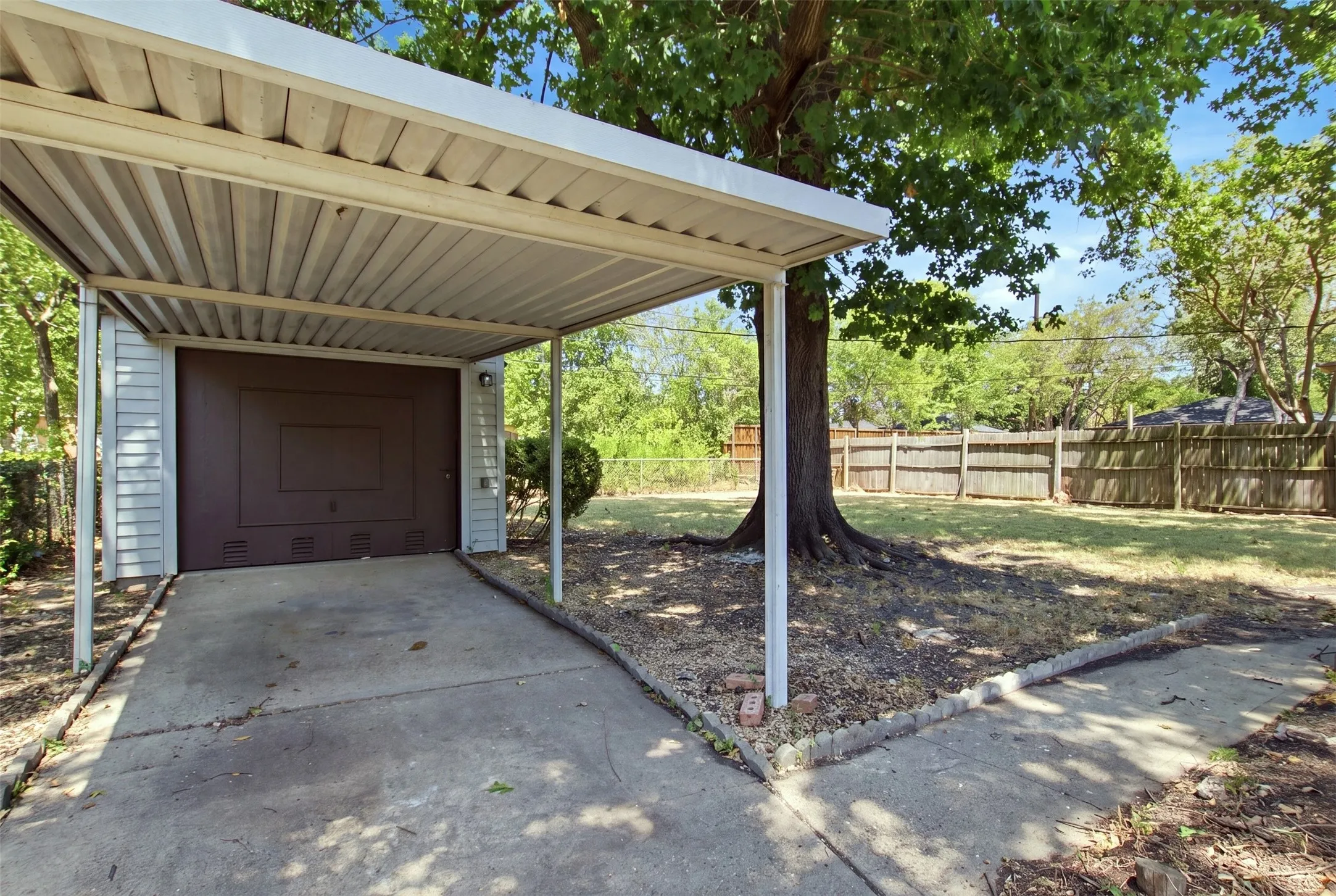 Single Family Residence For Sale in Dallas County , 10243 San Juan Avenue, Dallas, Texas 75228, 3 Bedroom, 1 Bathroom, 1 Garage spaces, 1,152 Sqft, built in 1954, mls#21367076, Real Estate Agent in Dallas, Homes For Sale in Dallas county, Homes For Sale in Dallas, Realtor in Dallas Texas, Real Estate Brokerage Independent Realty Texas, Luminita Cordes Realtor