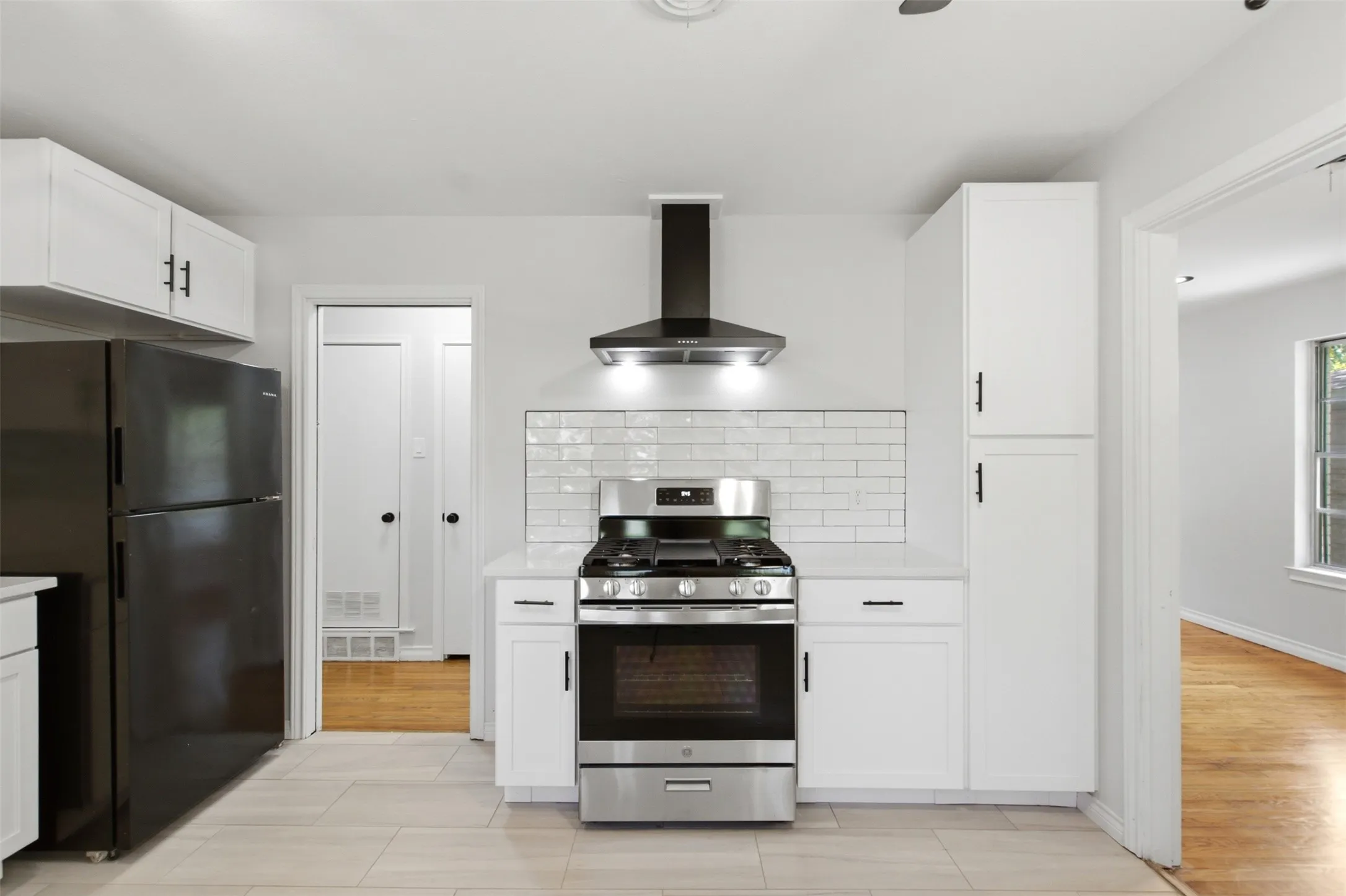 Single Family Residence For Sale in Dallas County , 10243 San Juan Avenue, Dallas, Texas 75228, 3 Bedroom, 1 Bathroom, 1 Garage spaces, 1,152 Sqft, built in 1954, mls#21367076, Real Estate Agent in Dallas, Homes For Sale in Dallas county, Homes For Sale in Dallas, Realtor in Dallas Texas, Real Estate Brokerage Independent Realty Texas, Luminita Cordes Realtor