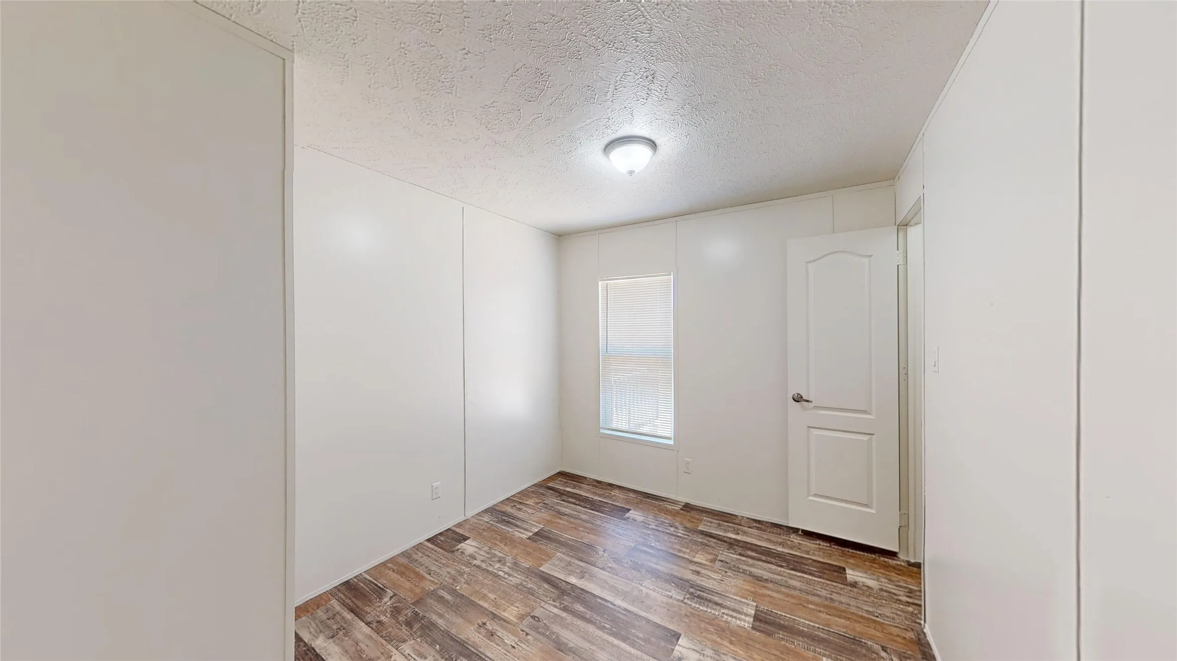 Mobile Home For Sale in Hood County , 2310 Balboa Court, Granbury, Texas 76048, 3 Bedroom, 2 Bathroom, Garage spaces, 1,216 Sqft, built in 2021, mls#21367044, Real Estate Agent in Granbury, Homes For Sale in Hood county, Homes For Sale in Granbury, Realtor in Granbury Texas, Real Estate Brokerage Independent Realty Texas, Luminita Cordes Realtor